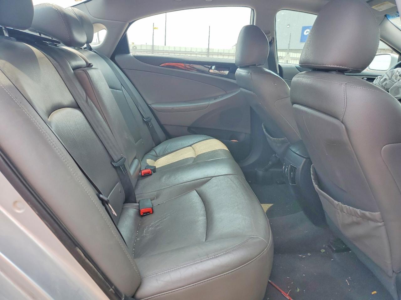 2011 Hyundai Sonata Limited Silver vin: 5NPEC4AC1BH091024