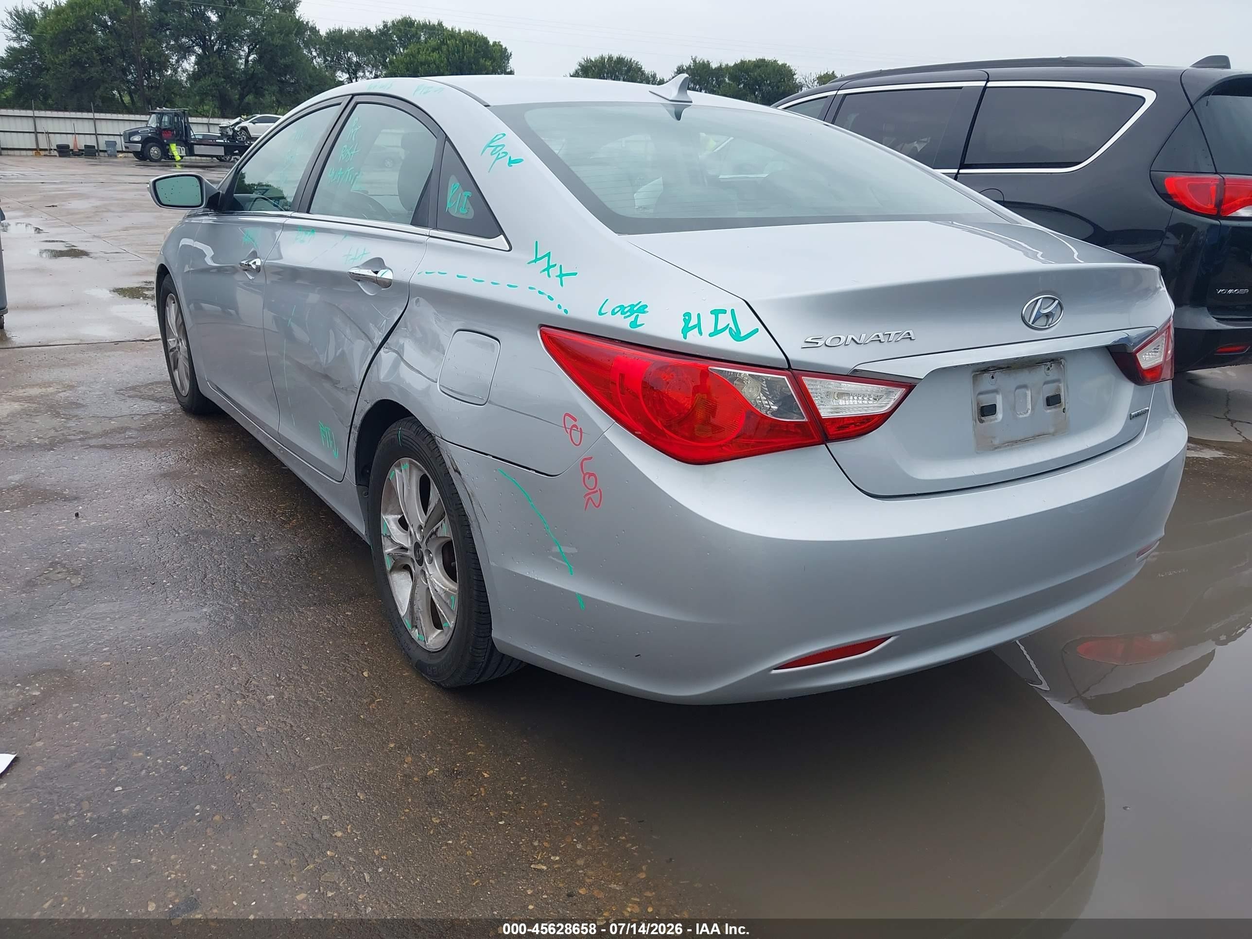 2011 Hyundai Sonata Limited Silver vin: 5NPEC4AC1BH099592