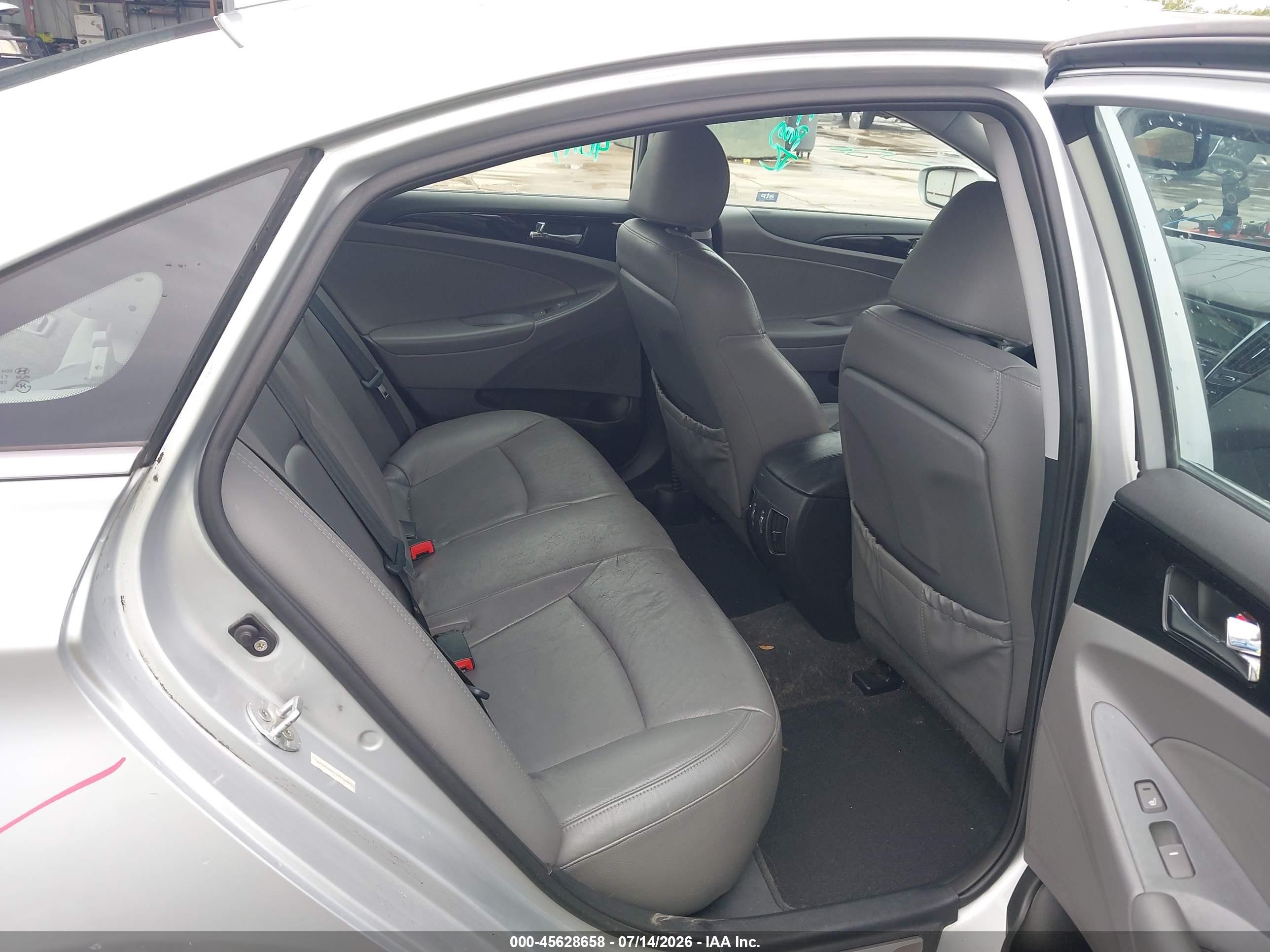 2011 Hyundai Sonata Limited Silver vin: 5NPEC4AC1BH099592