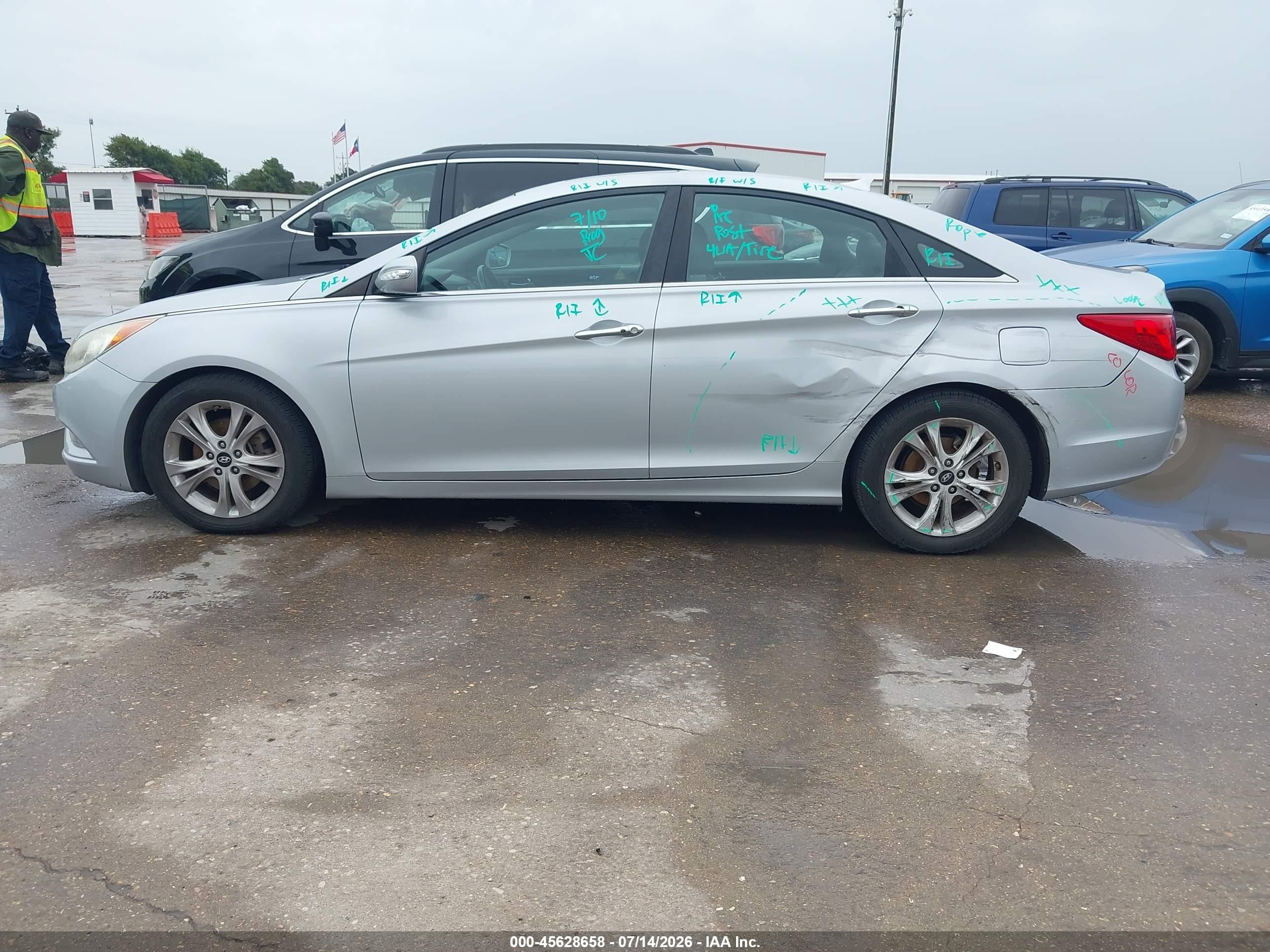 2011 Hyundai Sonata Limited Silver vin: 5NPEC4AC1BH099592
