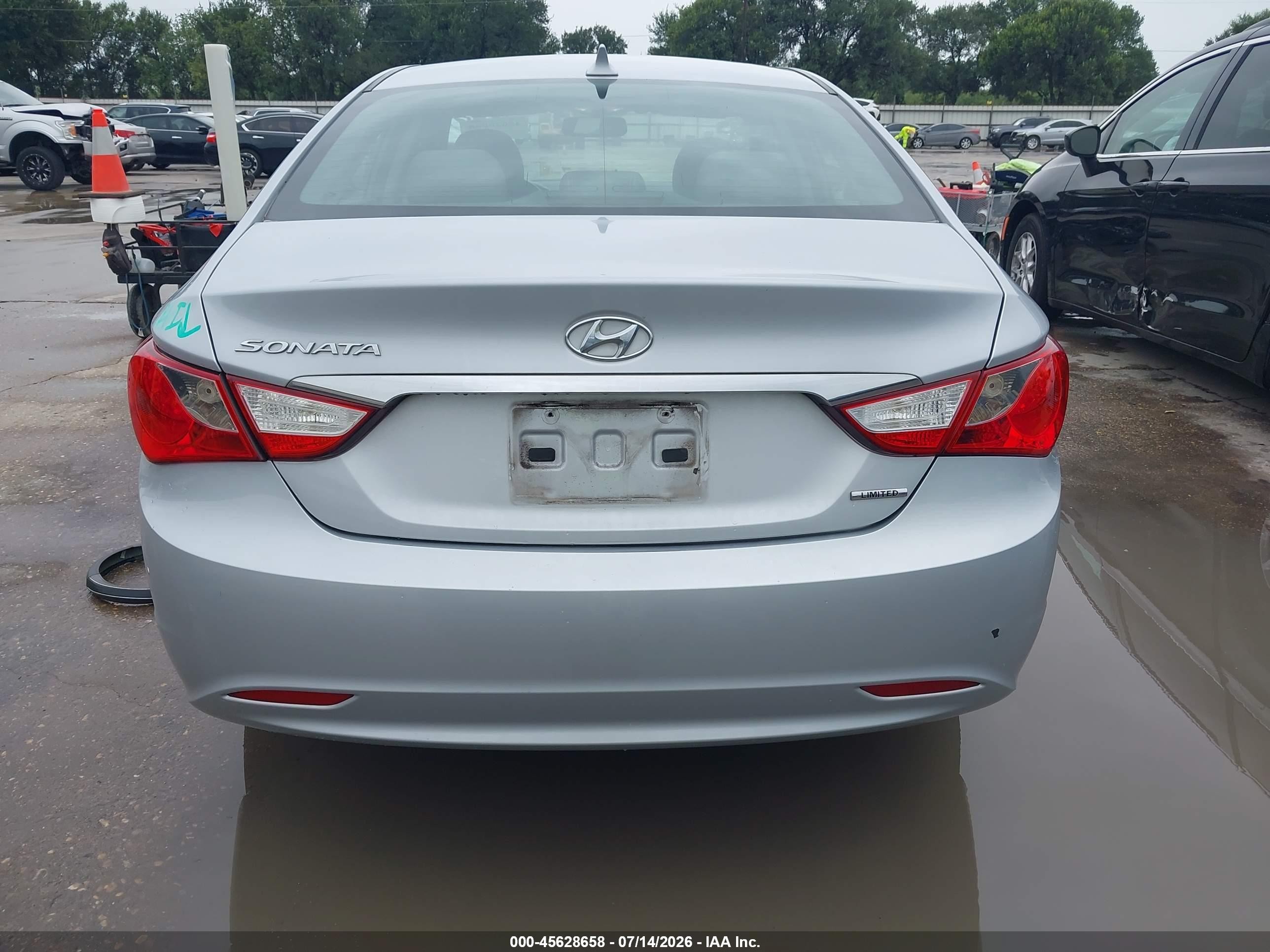 2011 Hyundai Sonata Limited Silver vin: 5NPEC4AC1BH099592