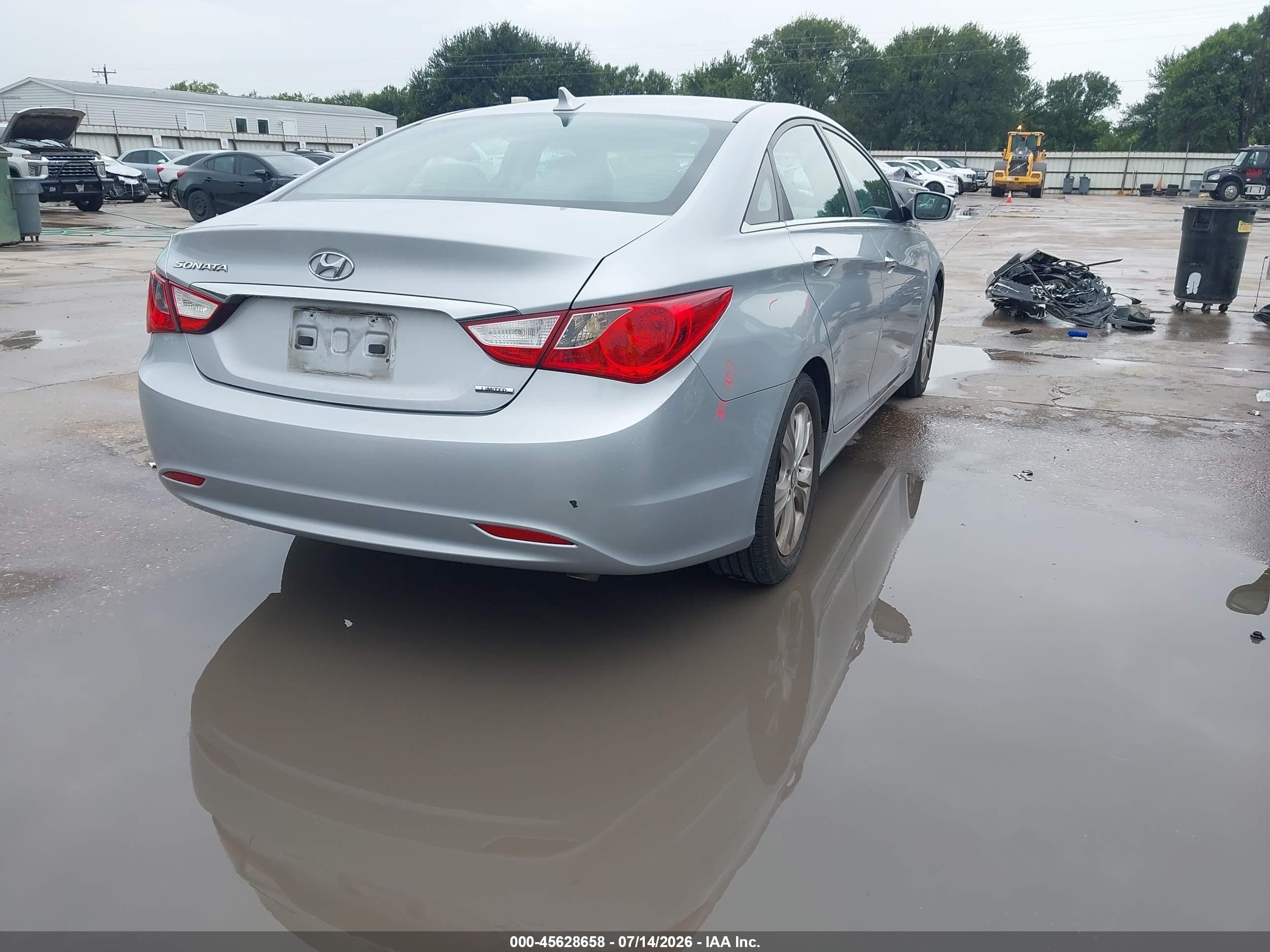 2011 Hyundai Sonata Limited Silver vin: 5NPEC4AC1BH099592