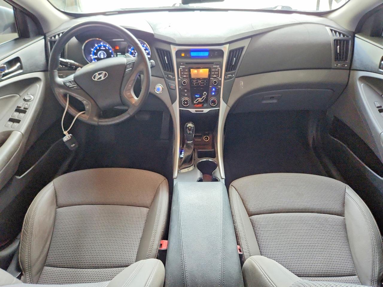 2011 Hyundai Sonata Серебряный vin: 5NPEC4AC1BH263021