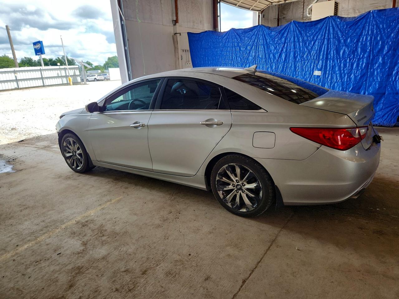 2011 Hyundai Sonata Серебряный vin: 5NPEC4AC1BH263021