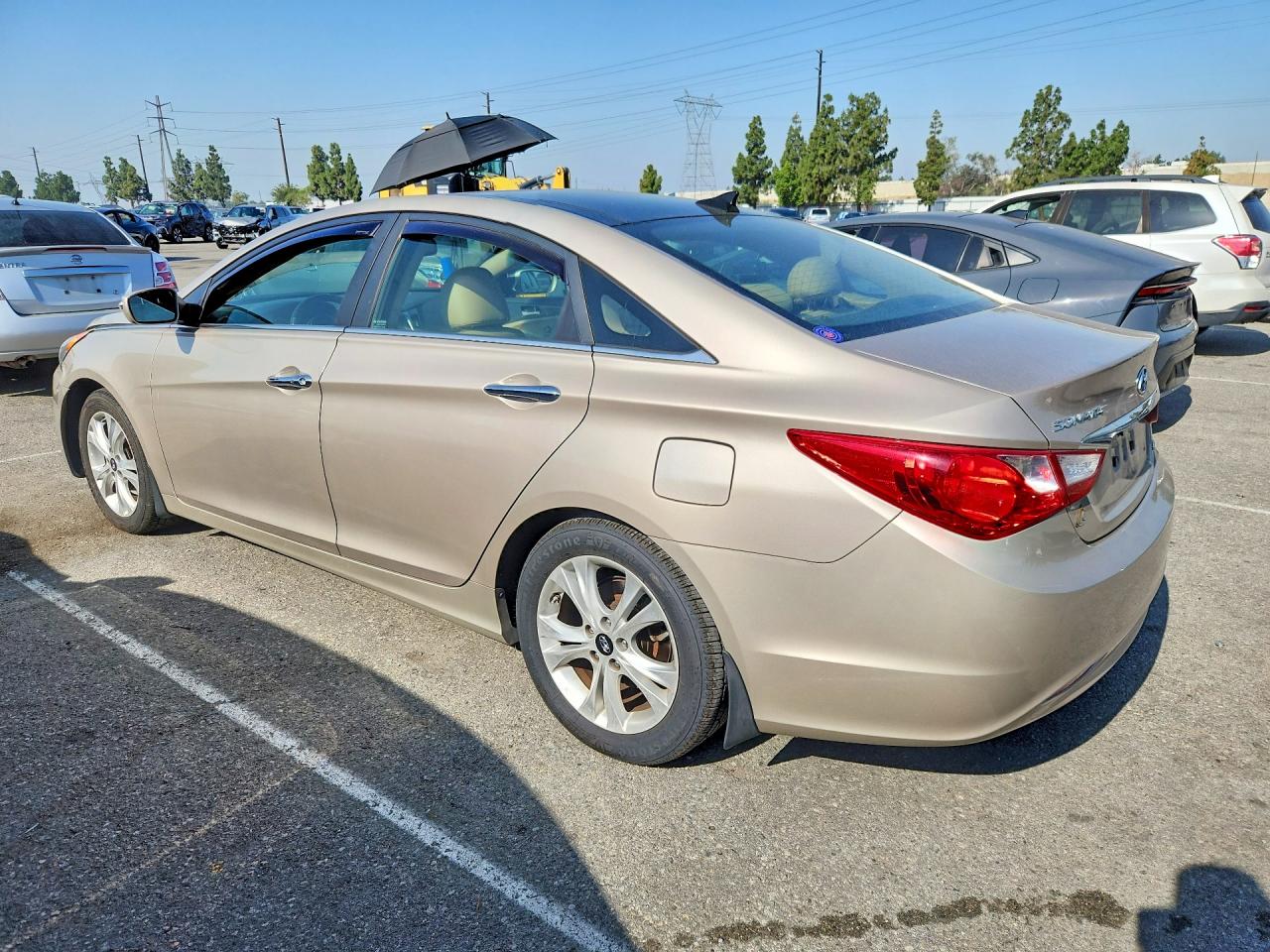 2012 Hyundai Sonata Limited Beige vin: 5NPEC4AC1CH321601