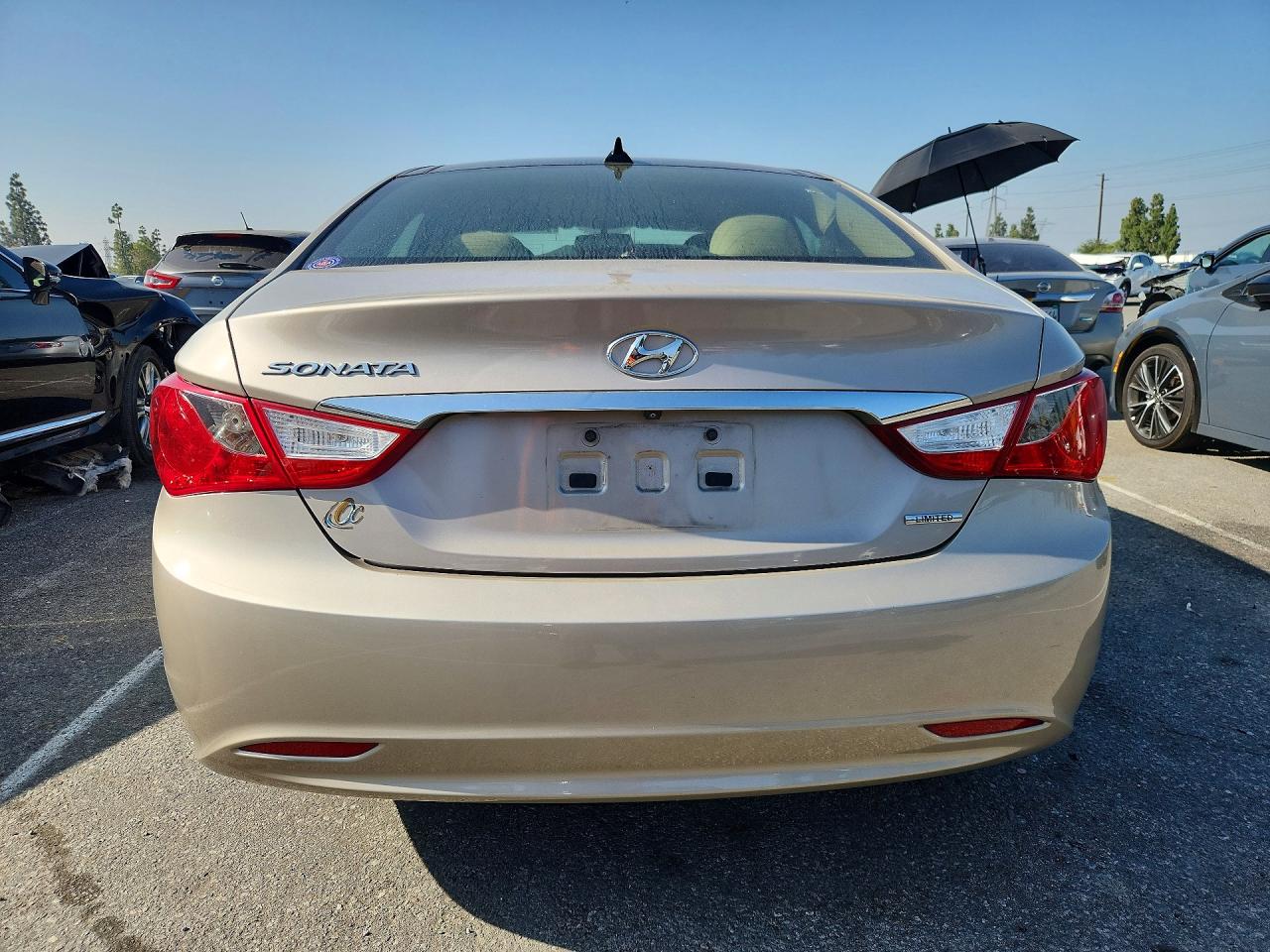 2012 Hyundai Sonata Limited Beige vin: 5NPEC4AC1CH321601