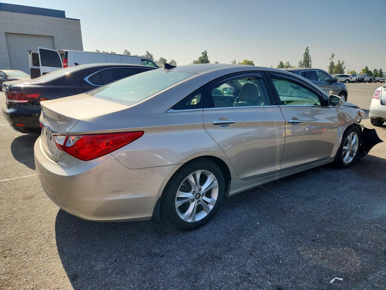 2012 Hyundai Sonata Limited Beige vin: 5NPEC4AC1CH321601