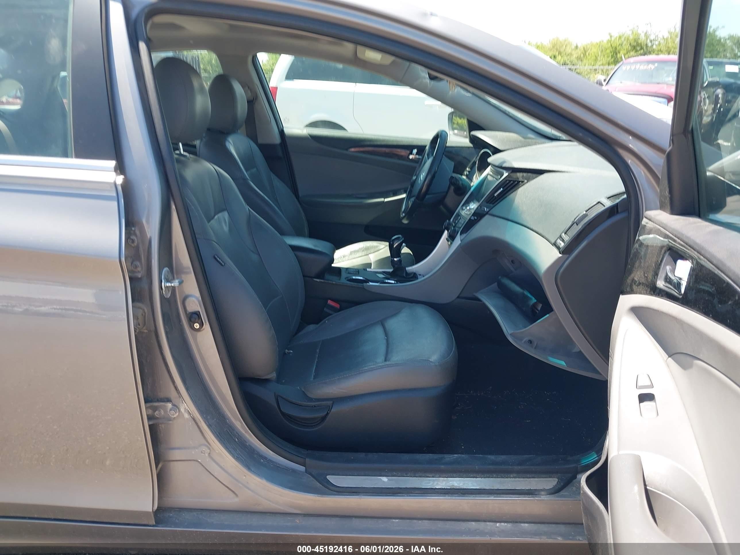 2012 Hyundai Sonata Limited Silver vin: 5NPEC4AC1CH351147