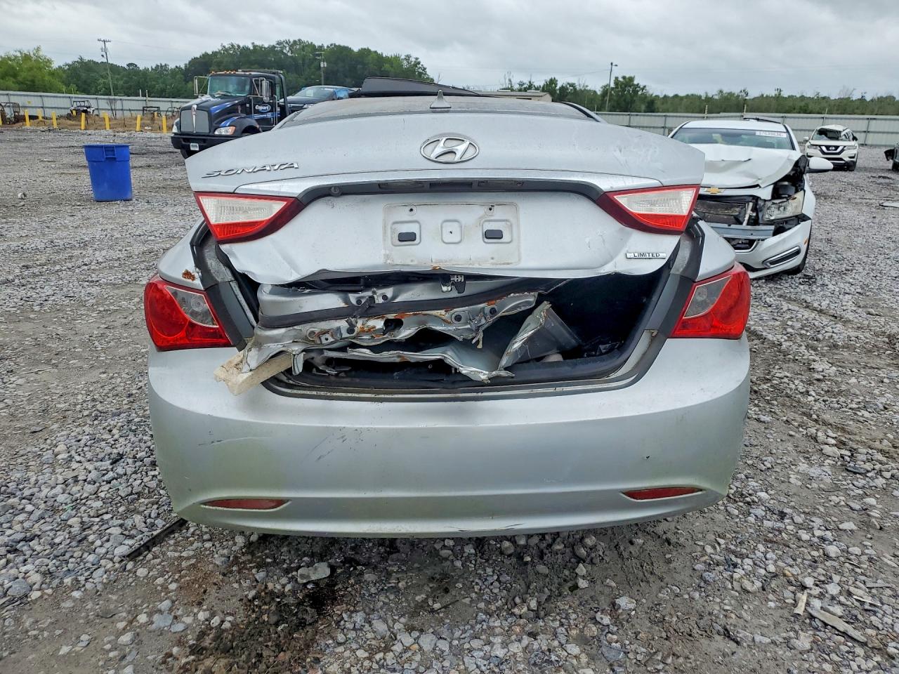 2013 Hyundai Sonata Limited Silver vin: 5NPEC4AC1DH580977