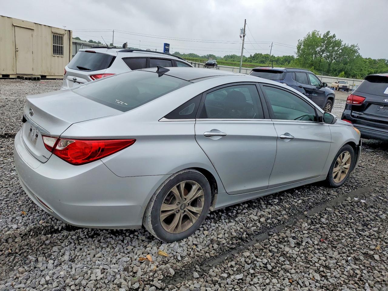 2013 Hyundai Sonata Limited Silver vin: 5NPEC4AC1DH628137