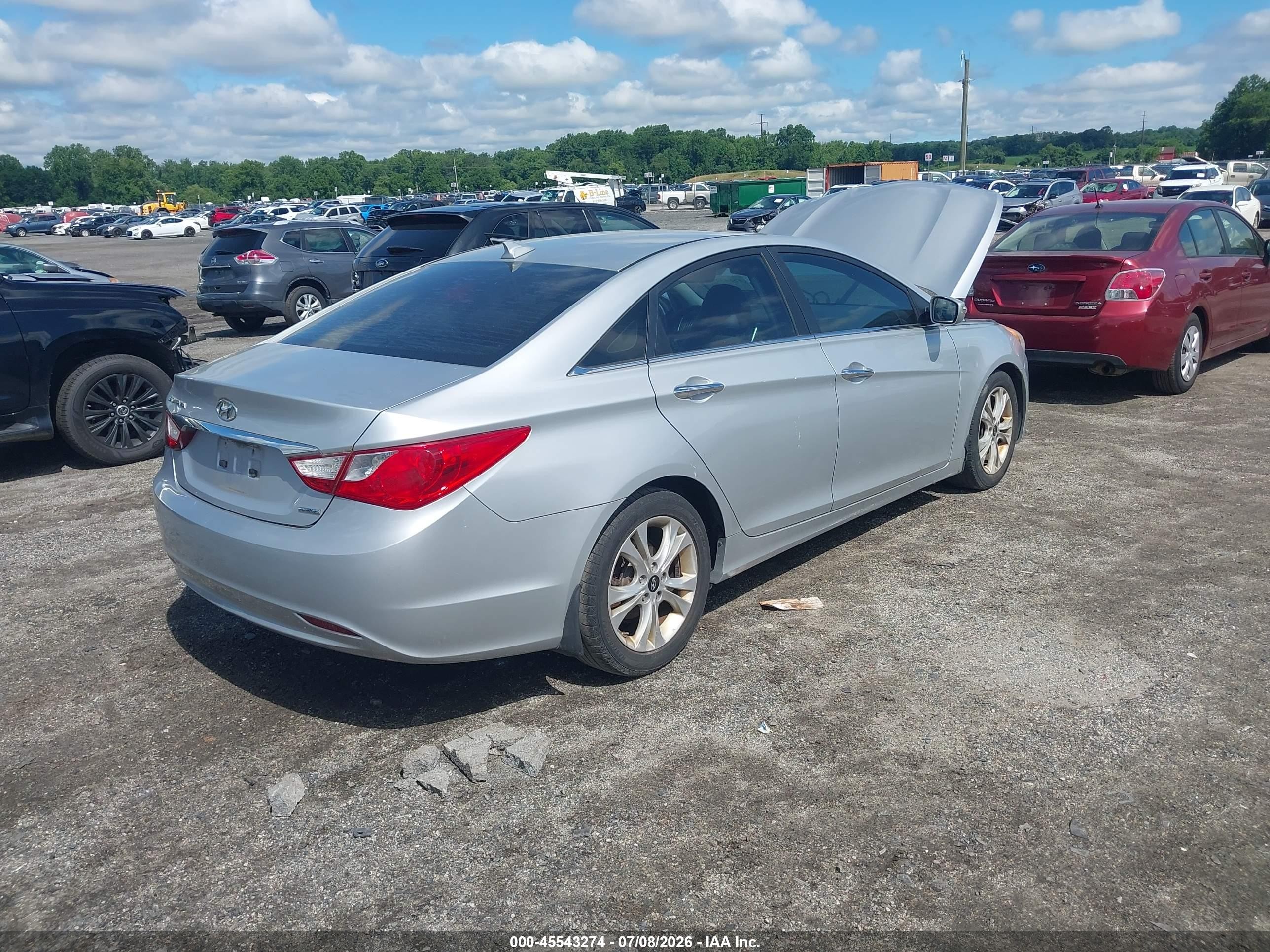 2013 Hyundai Sonata Limited Silver vin: 5NPEC4AC1DH641907