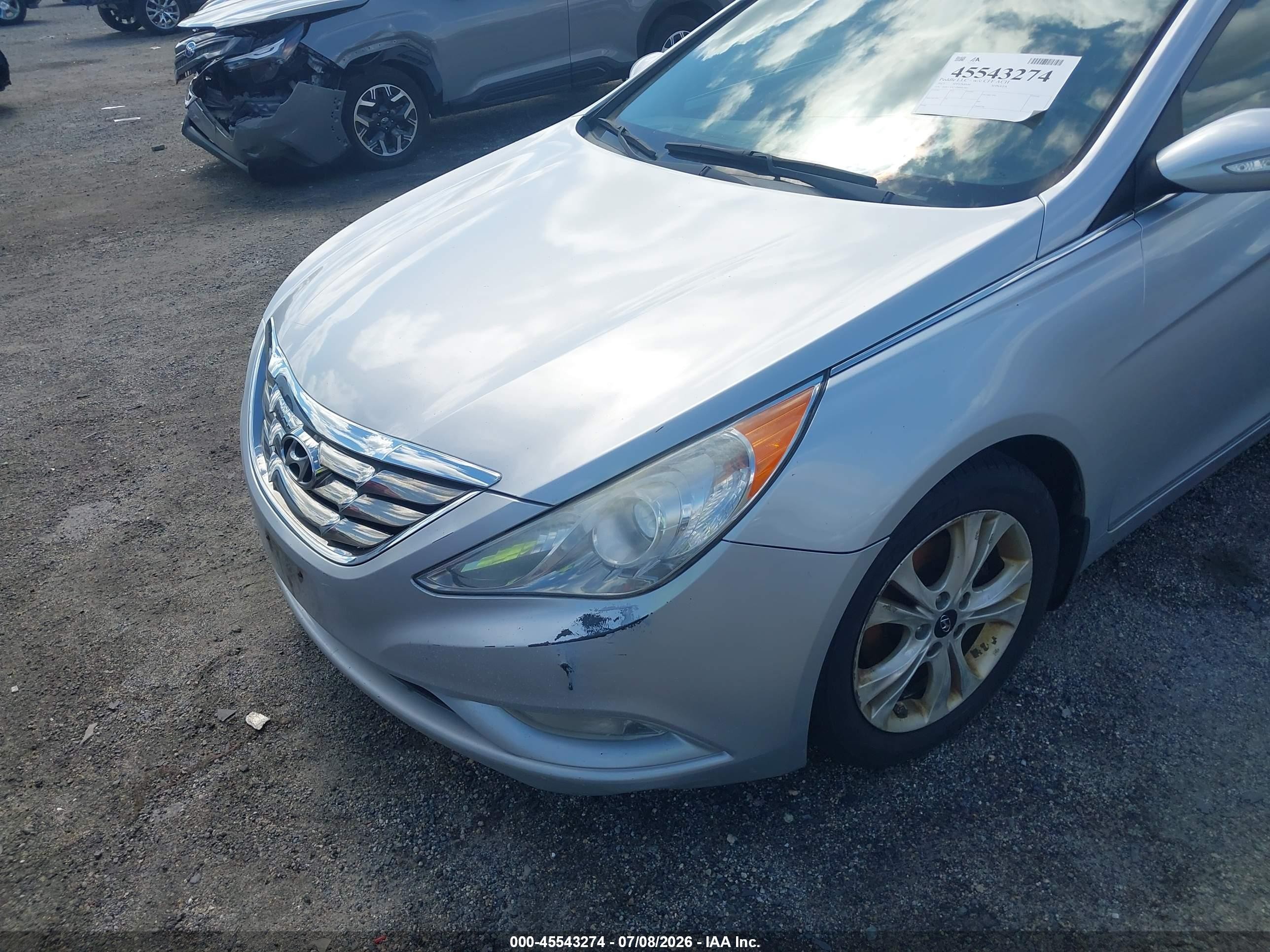2013 Hyundai Sonata Limited Silver vin: 5NPEC4AC1DH641907