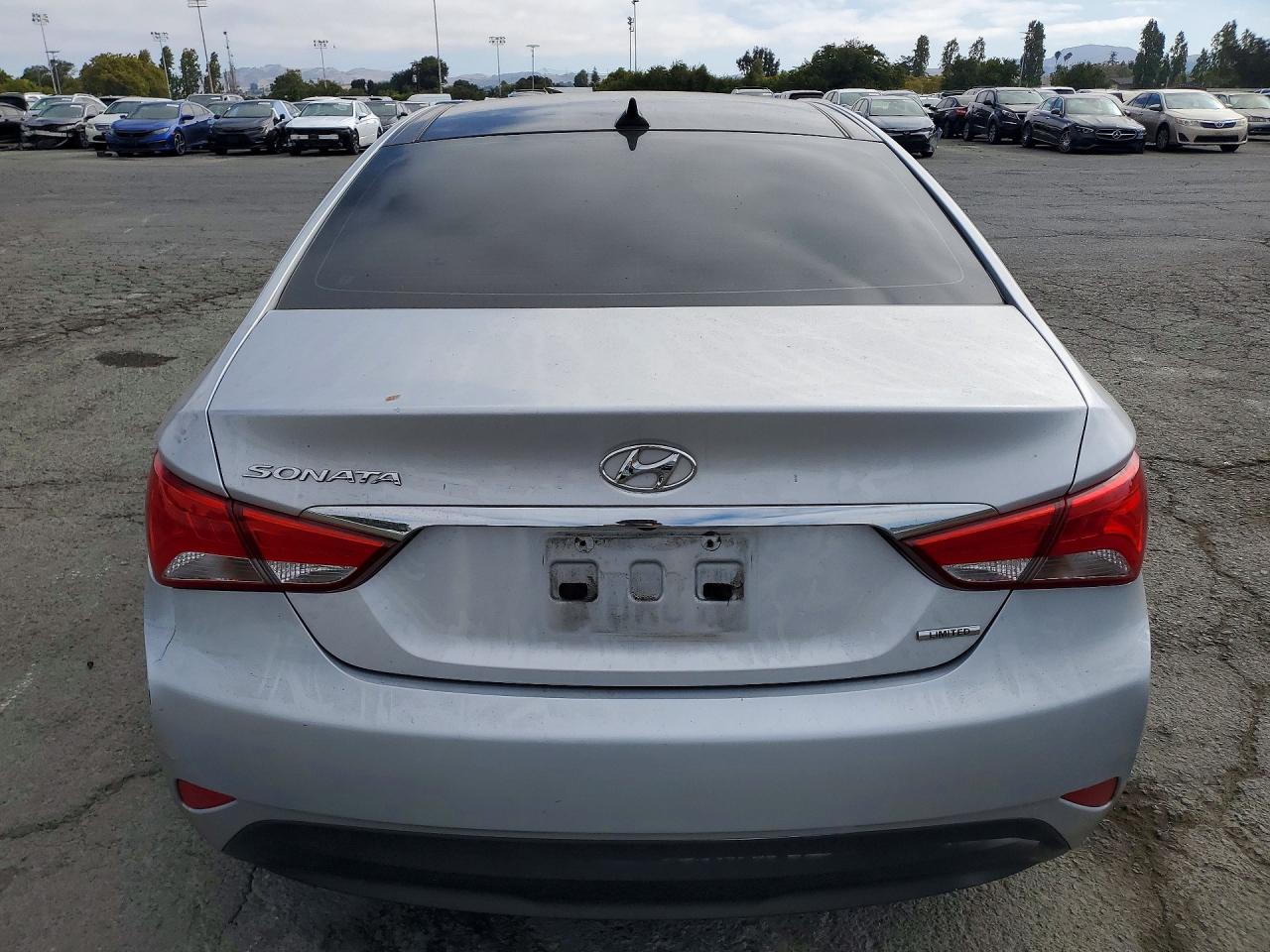 2014 Hyundai Sonata Limited Silver vin: 5NPEC4AC1EH832115