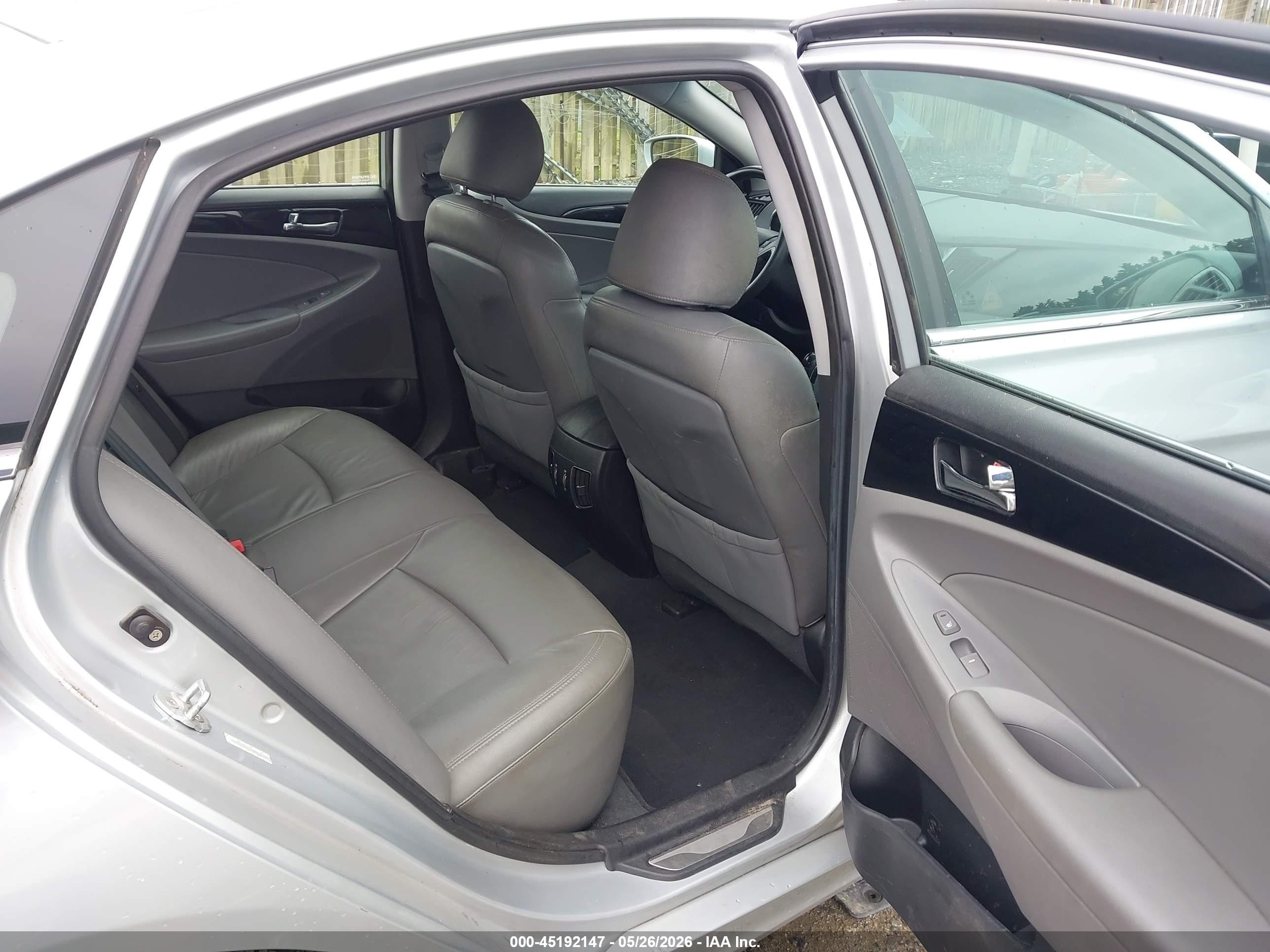 2011 Hyundai Sonata Limited Silver vin: 5NPEC4AC2BH005235