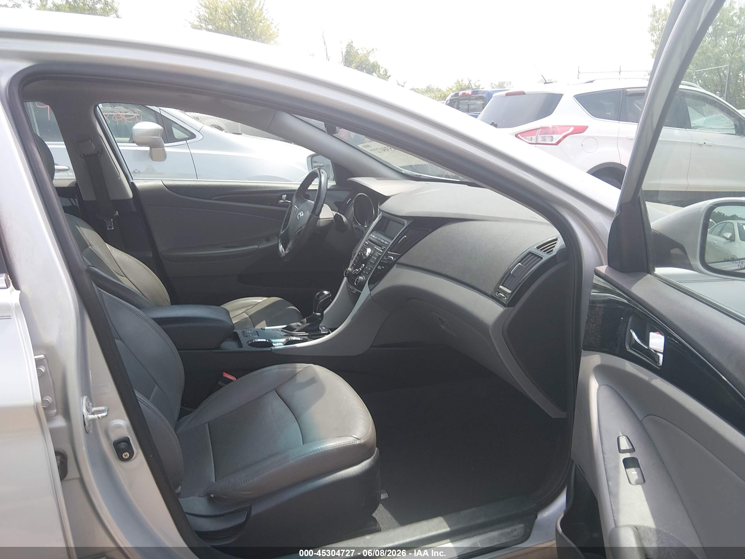 2011 Hyundai Sonata Limited Silver vin: 5NPEC4AC2BH011147