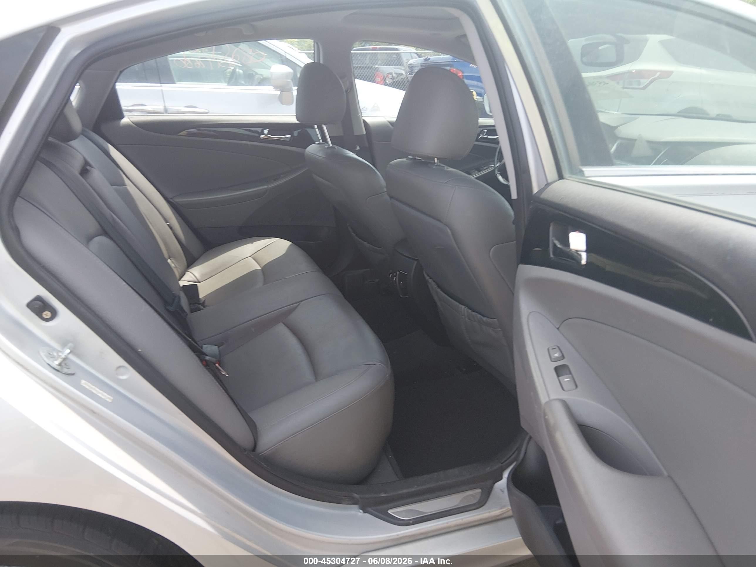 2011 Hyundai Sonata Limited Silver vin: 5NPEC4AC2BH011147