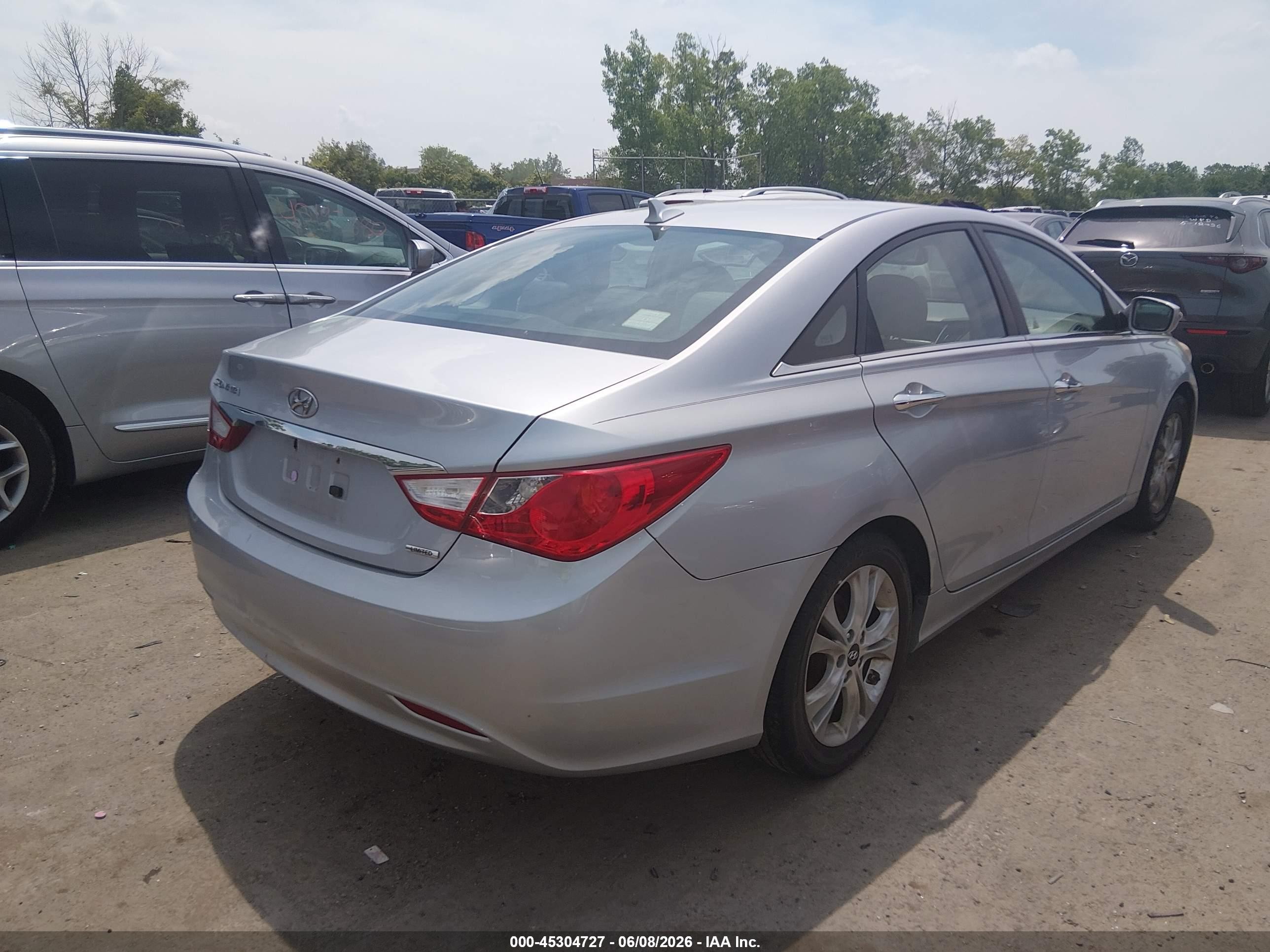 2011 Hyundai Sonata Limited Silver vin: 5NPEC4AC2BH011147