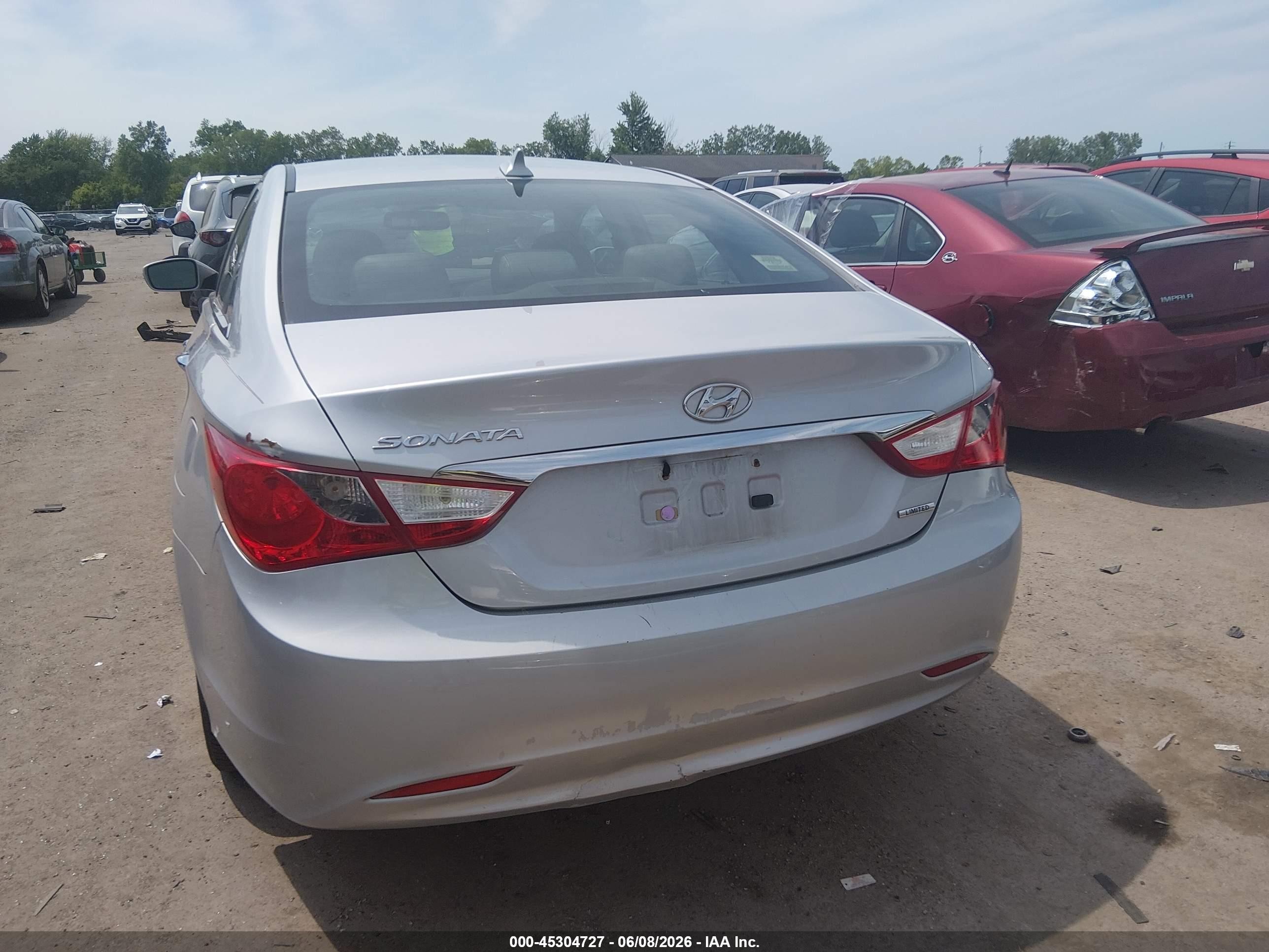 2011 Hyundai Sonata Limited Silver vin: 5NPEC4AC2BH011147