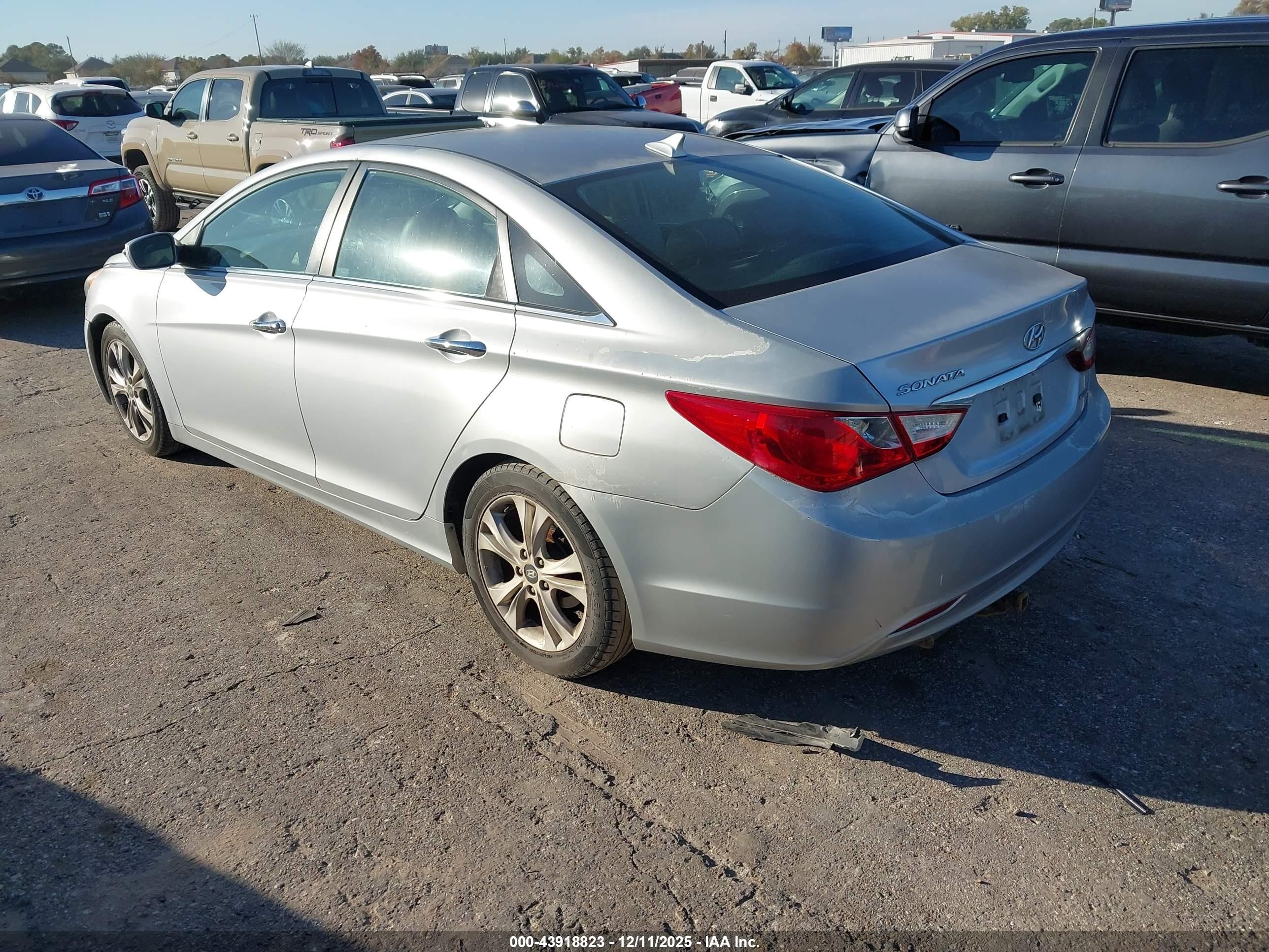 2011 Hyundai Sonata Limited Silver vin: 5NPEC4AC2BH028854