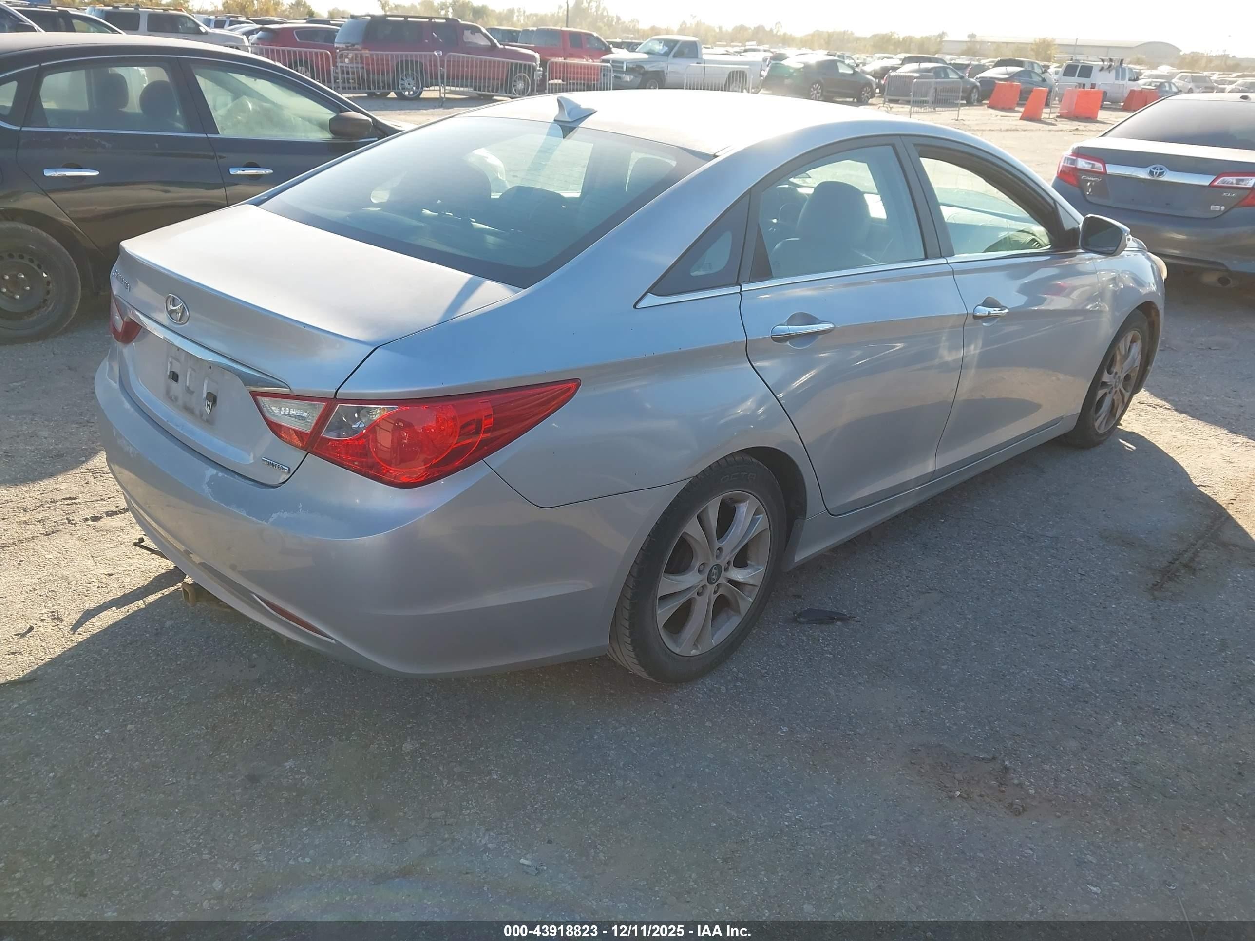 2011 Hyundai Sonata Limited Silver vin: 5NPEC4AC2BH028854