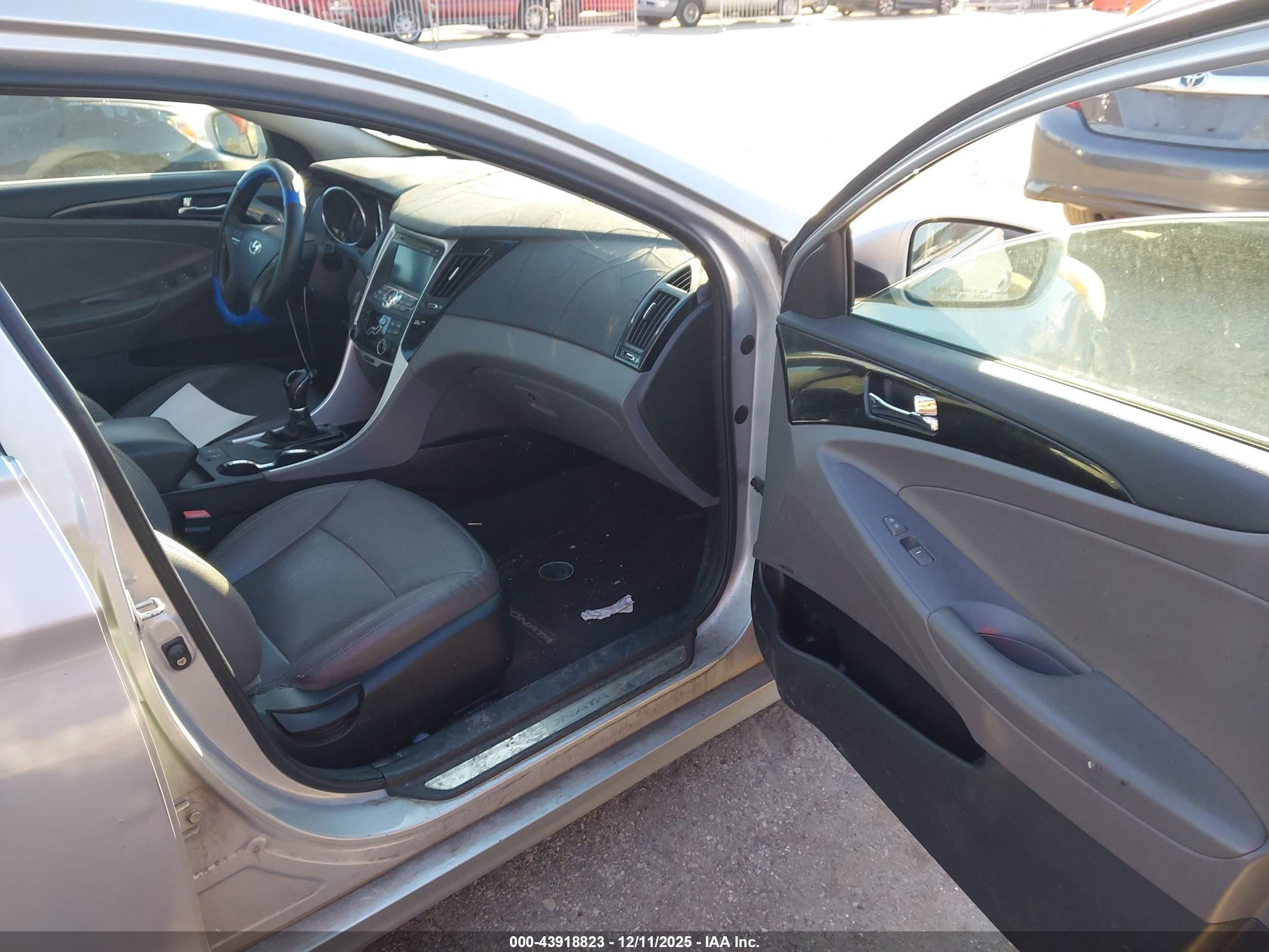 2011 Hyundai Sonata Limited Silver vin: 5NPEC4AC2BH028854