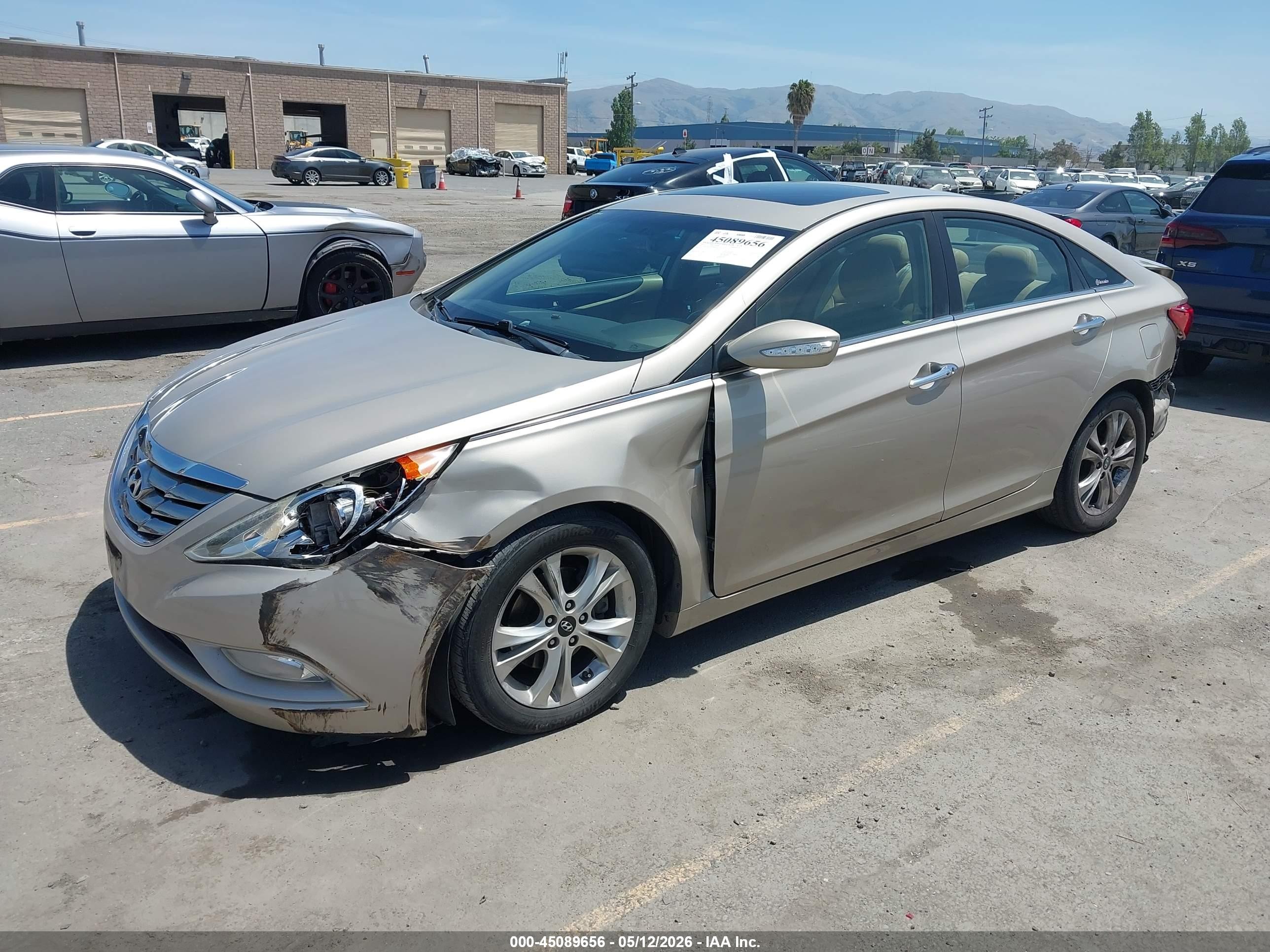 2011 Hyundai Sonata Limited Золотой vin: 5NPEC4AC2BH040163