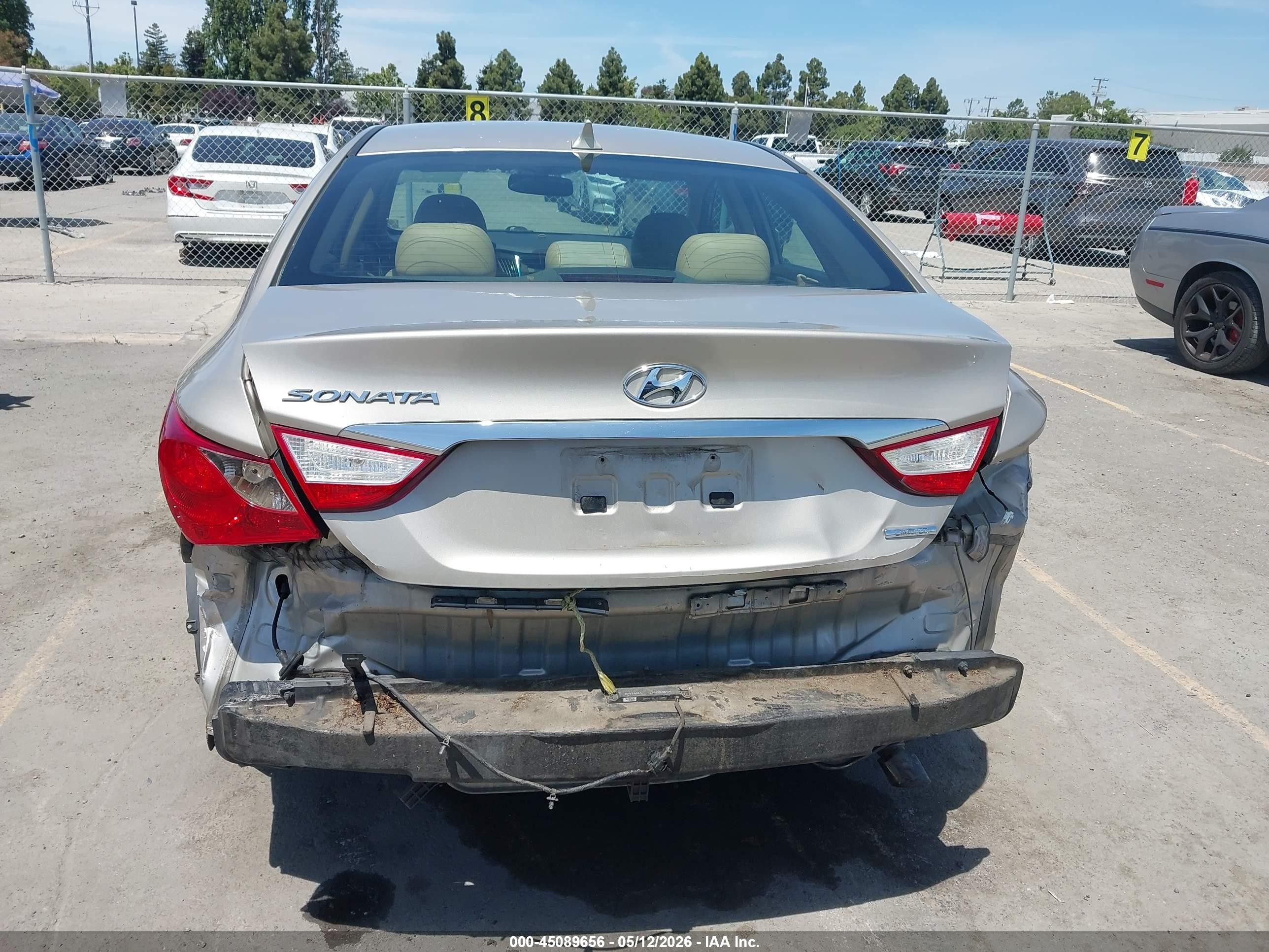 2011 Hyundai Sonata Limited Золотой vin: 5NPEC4AC2BH040163