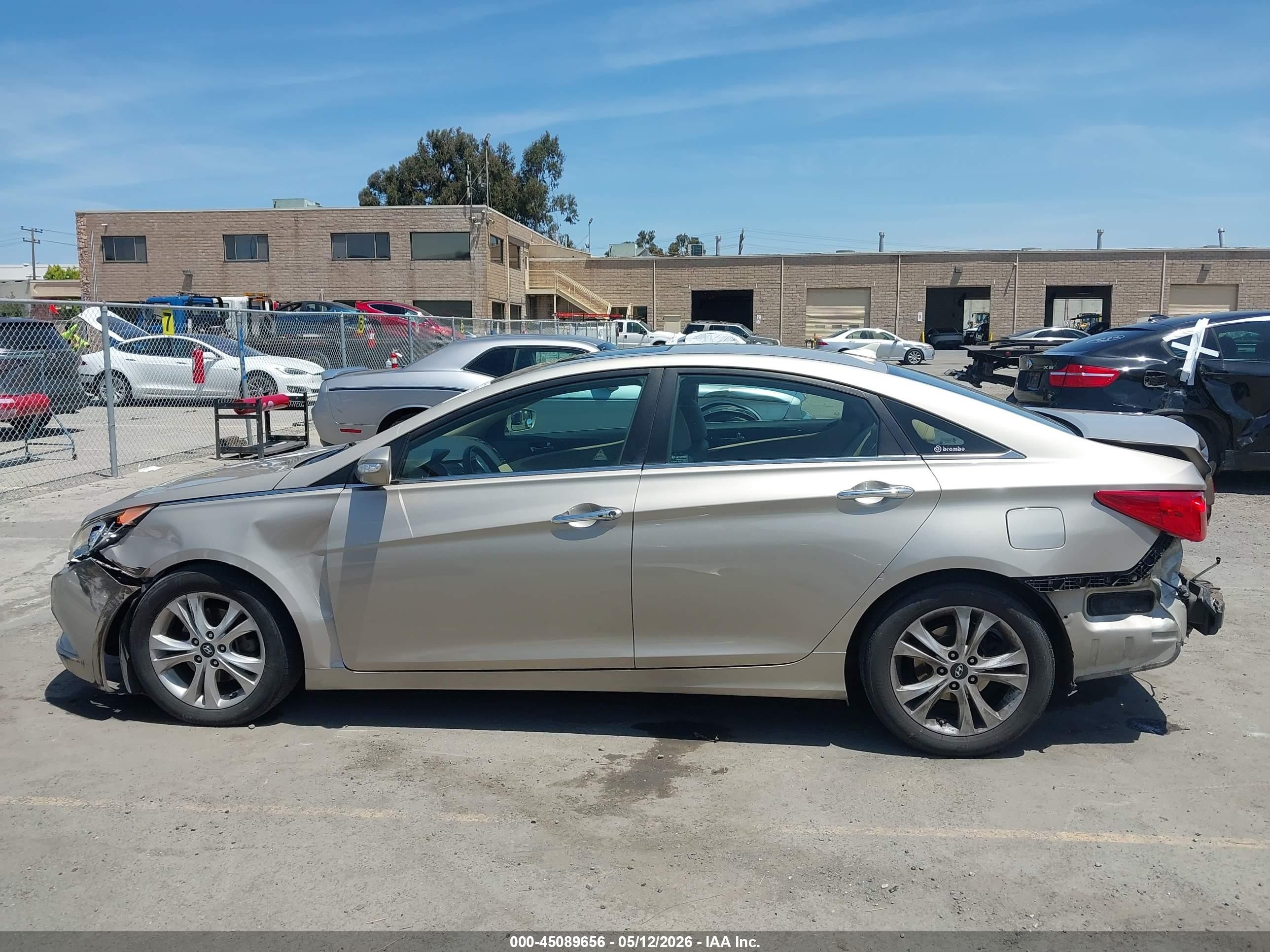 2011 Hyundai Sonata Limited Золотой vin: 5NPEC4AC2BH040163