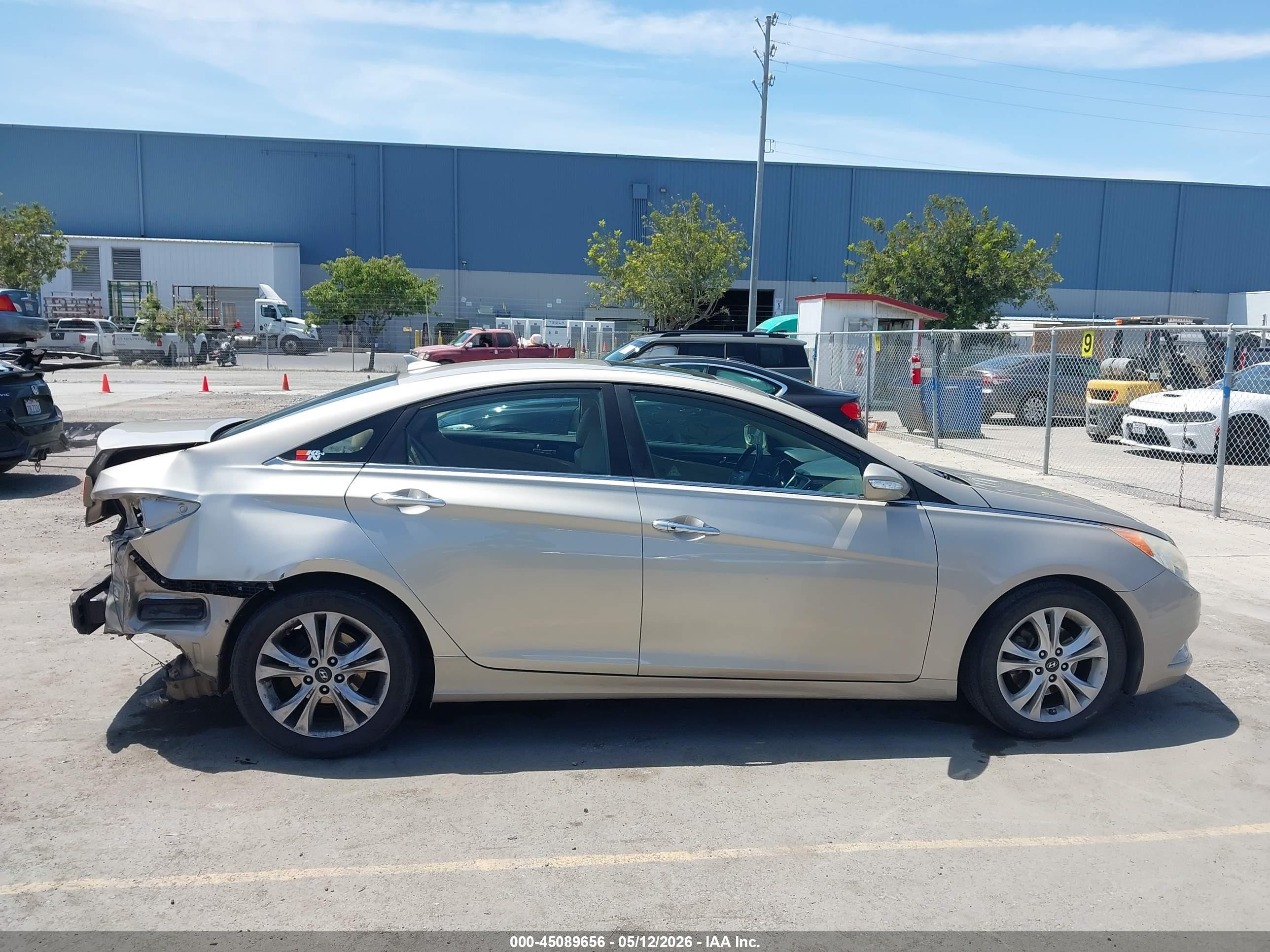 2011 Hyundai Sonata Limited Золотой vin: 5NPEC4AC2BH040163