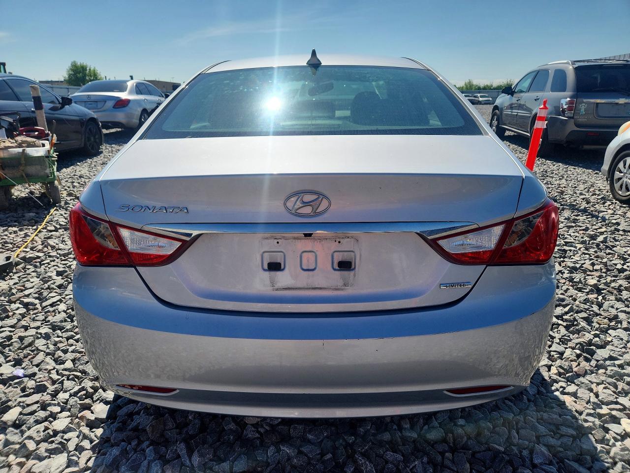 2011 Hyundai Sonata Limited Silver vin: 5NPEC4AC2BH122538