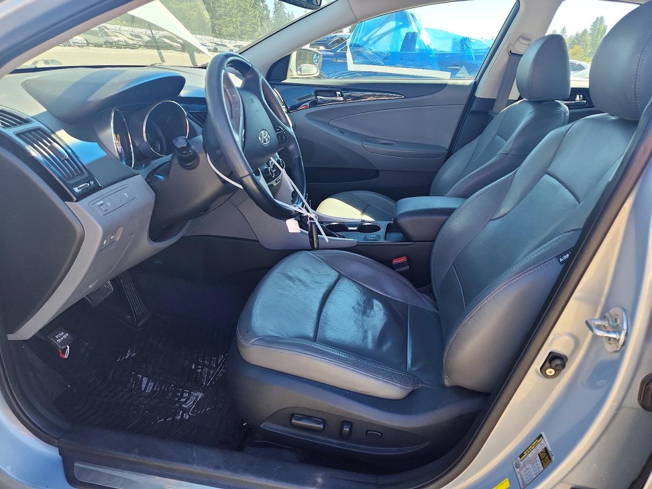 2011 Hyundai Sonata Limited Silver vin: 5NPEC4AC2BH136228