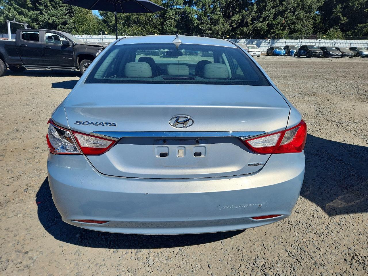 2011 Hyundai Sonata Limited Silver vin: 5NPEC4AC2BH136228