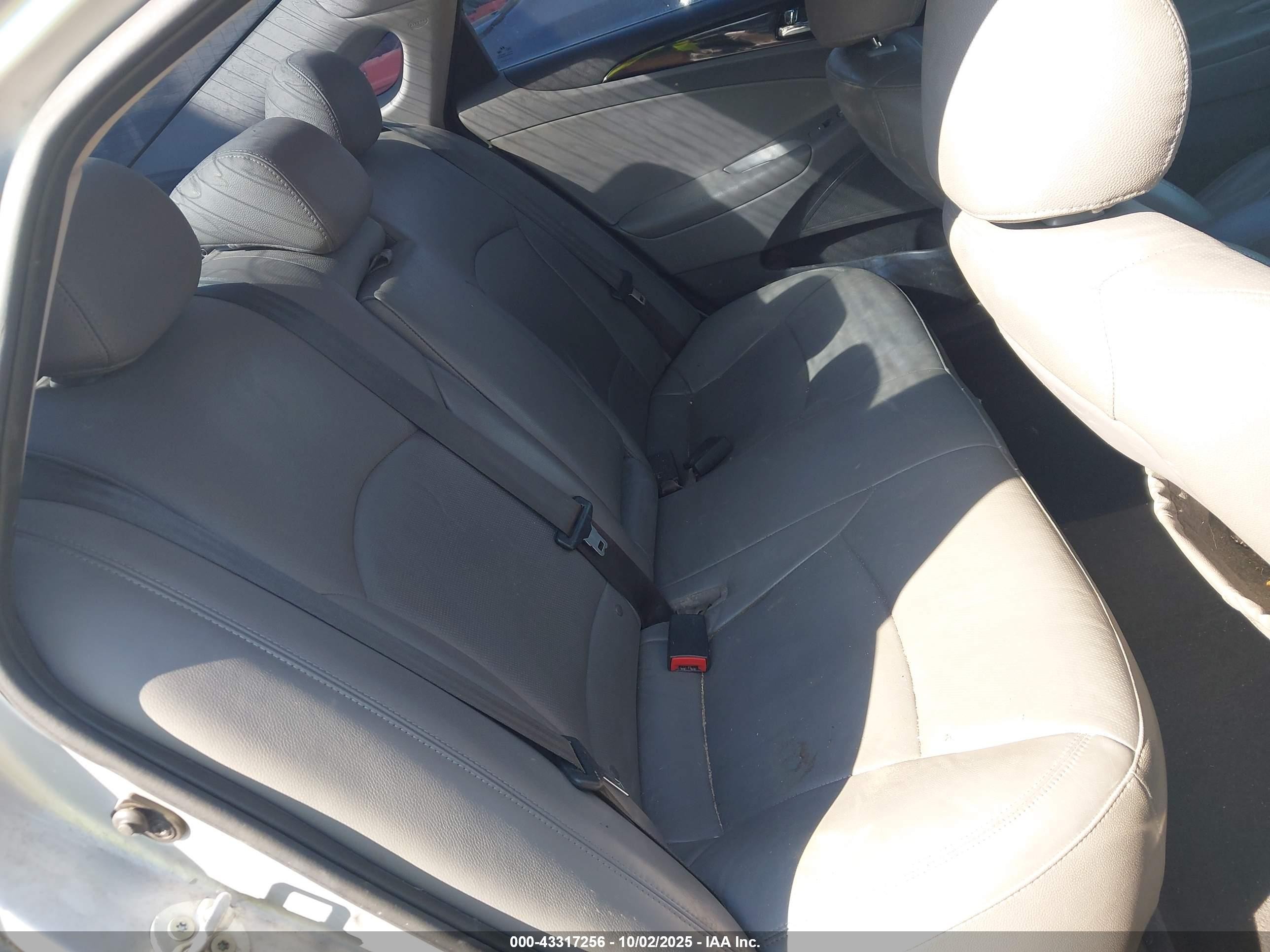 2012 Hyundai Sonata Limited Silver vin: 5NPEC4AC2CH367339