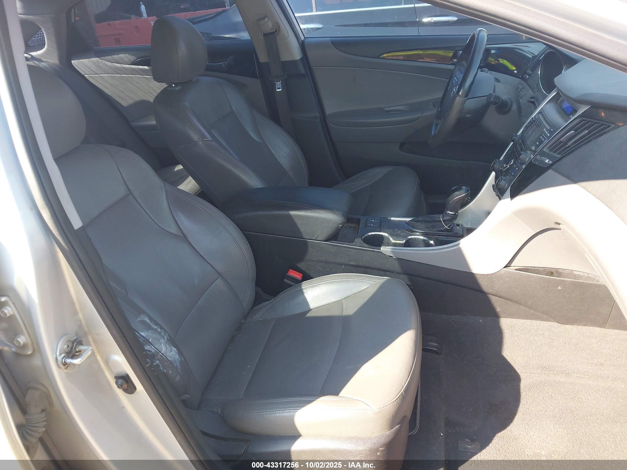2012 Hyundai Sonata Limited Silver vin: 5NPEC4AC2CH367339