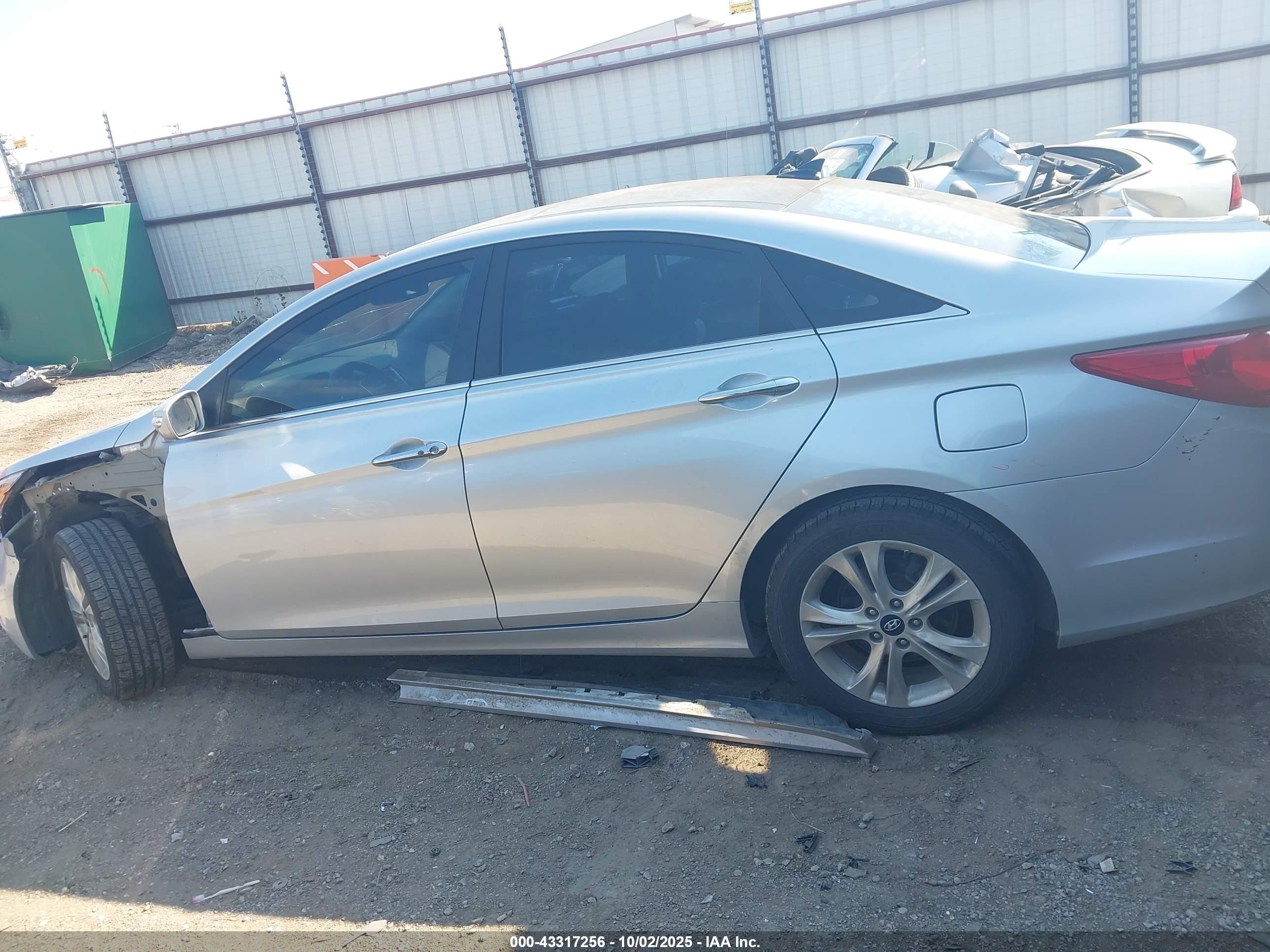 2012 Hyundai Sonata Limited Silver vin: 5NPEC4AC2CH367339