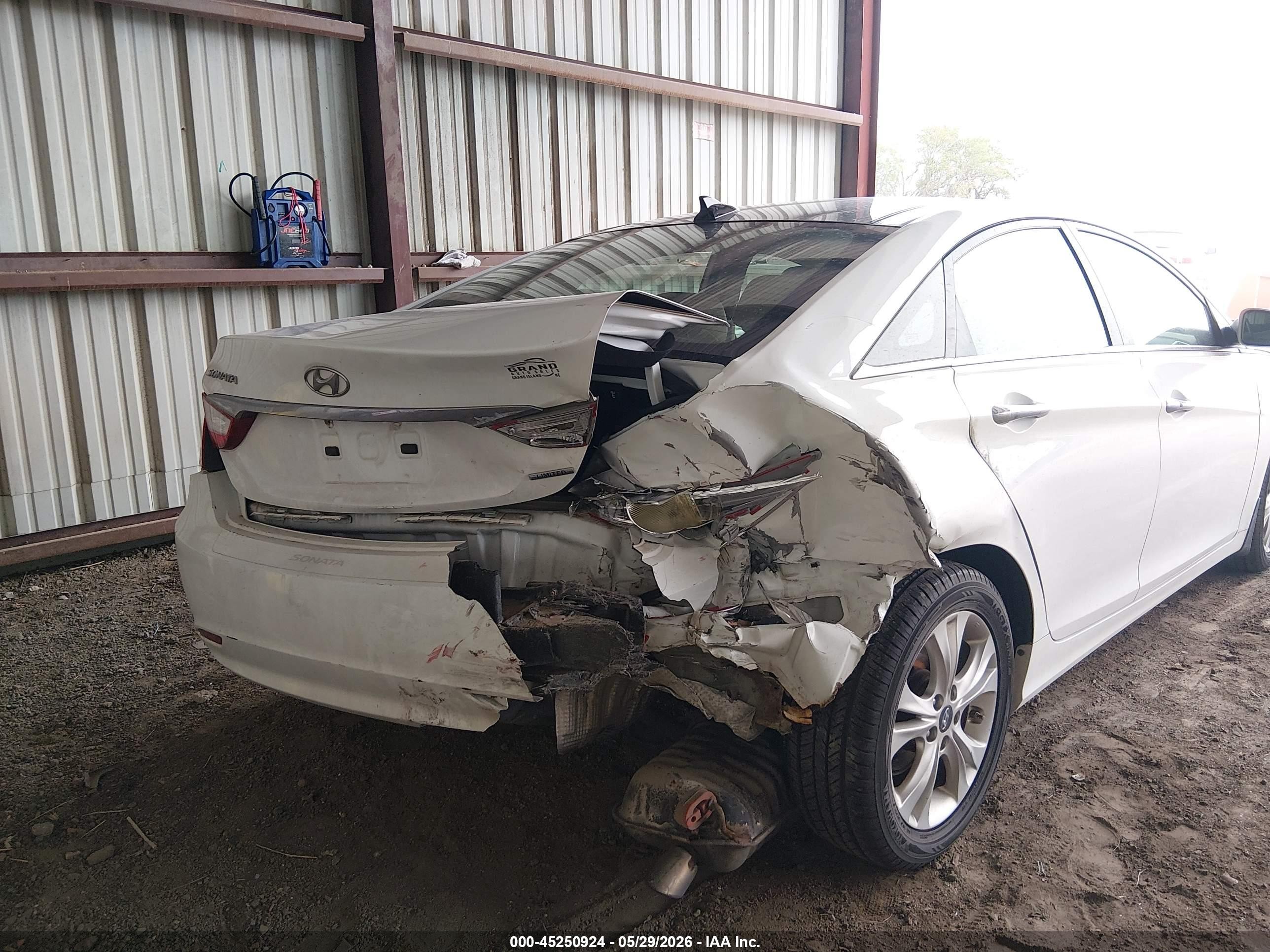 2013 Hyundai Sonata Limited White vin: 5NPEC4AC2DH527835