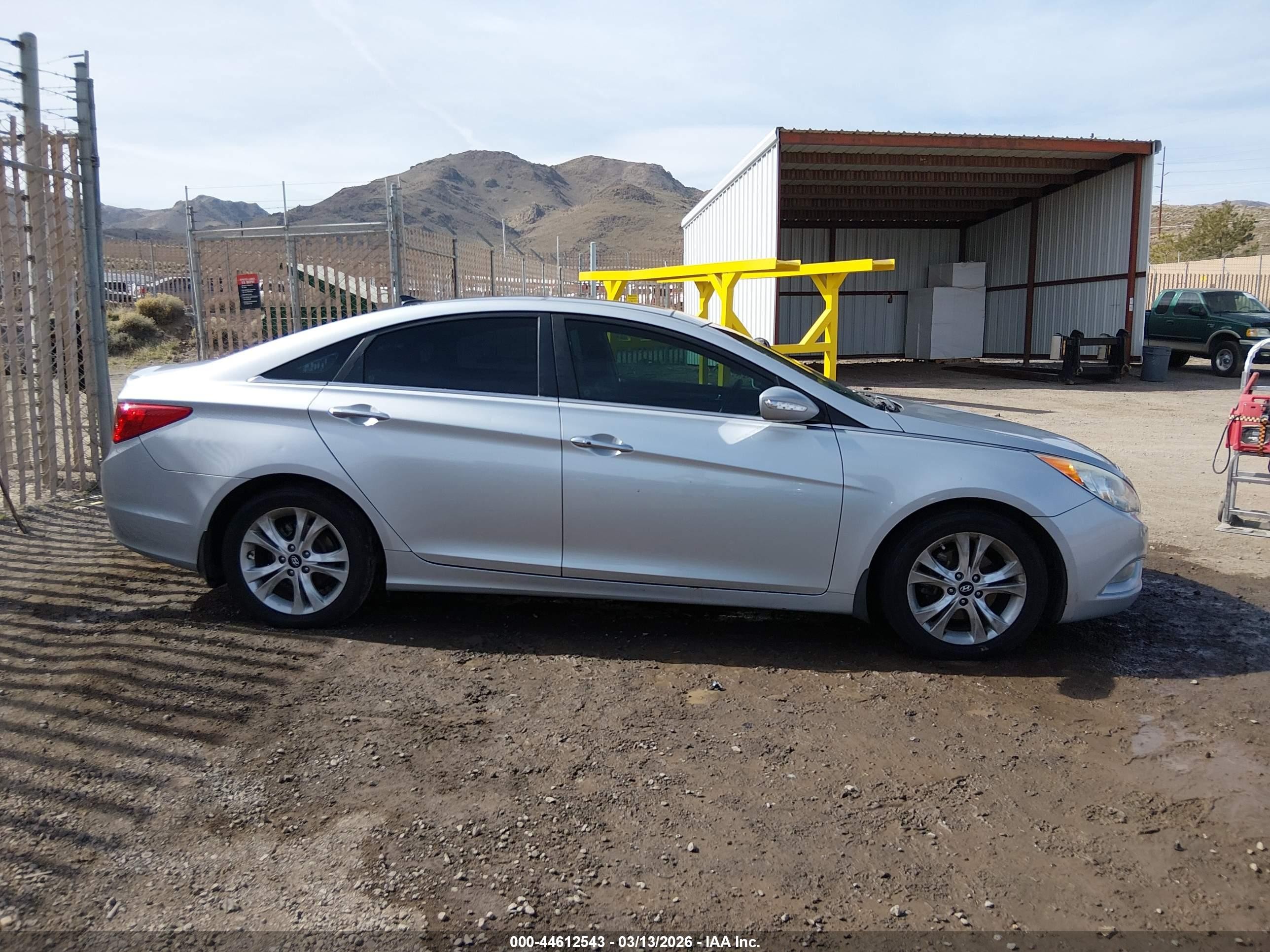2013 Hyundai Sonata Limited Silver vin: 5NPEC4AC2DH667545