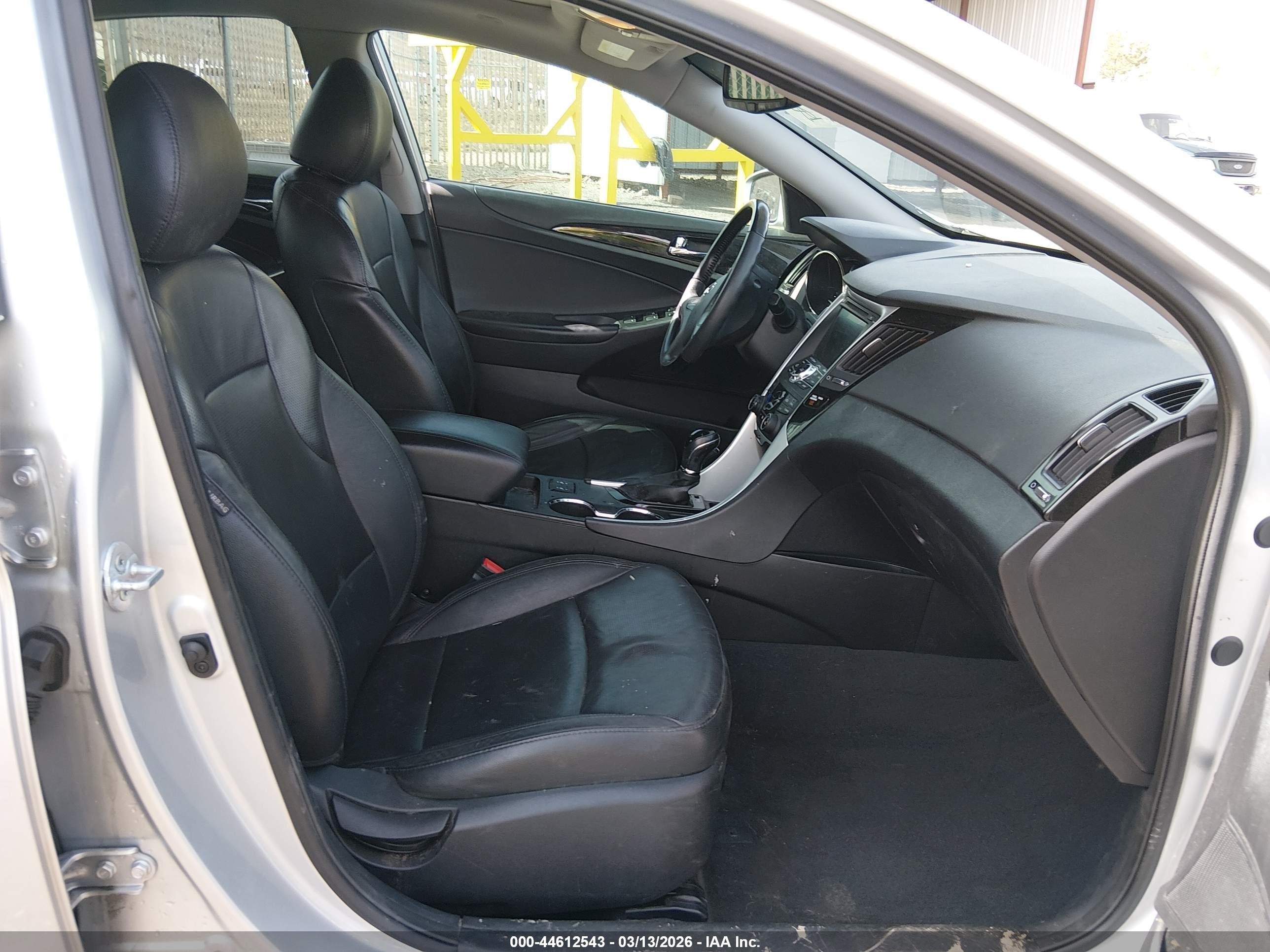 2013 Hyundai Sonata Limited Silver vin: 5NPEC4AC2DH667545