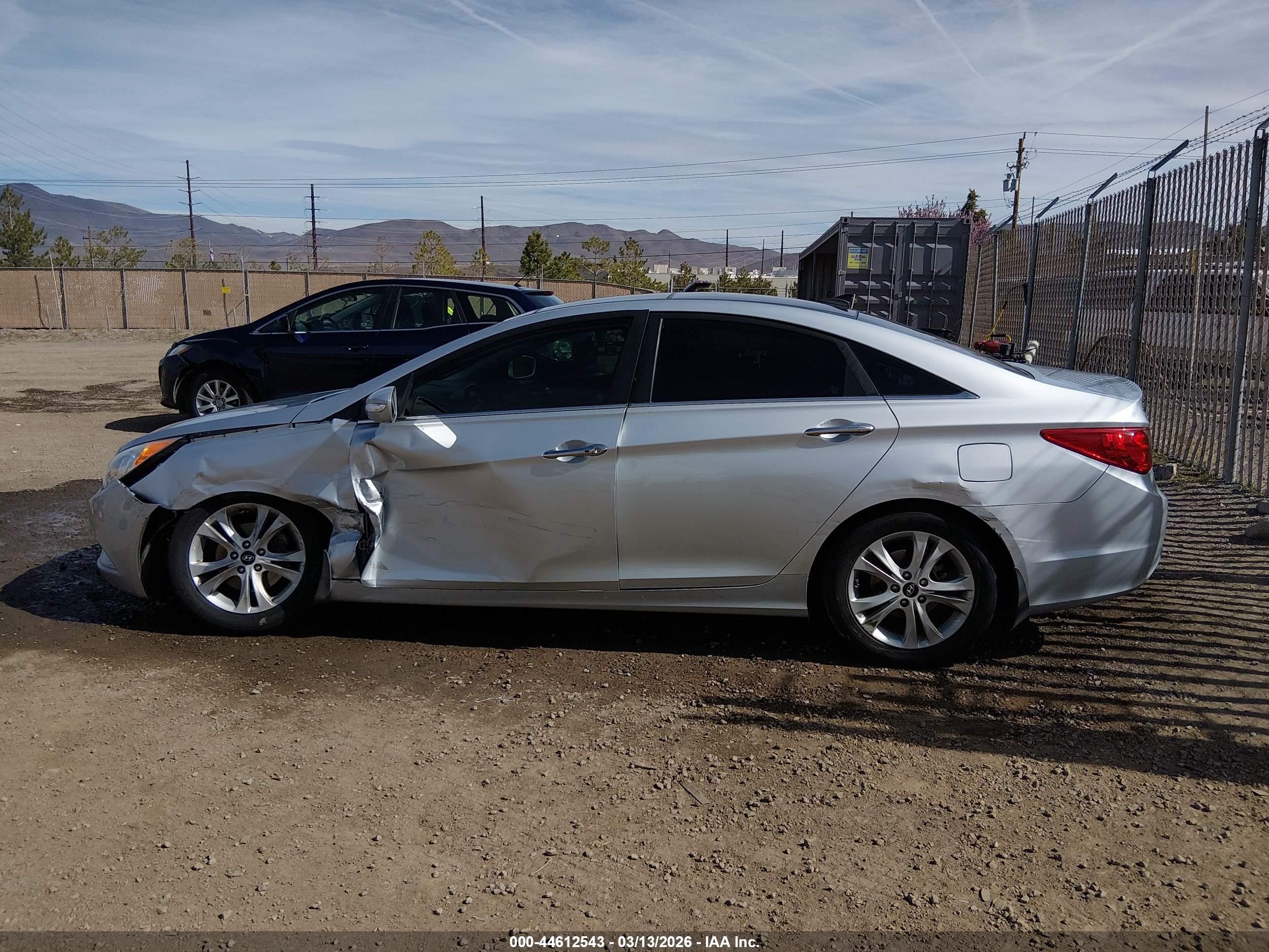 2013 Hyundai Sonata Limited Silver vin: 5NPEC4AC2DH667545