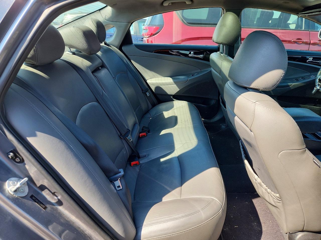 2012 Hyundai Sonata Limited Silver vin: 5NPEC4AC3CH354230