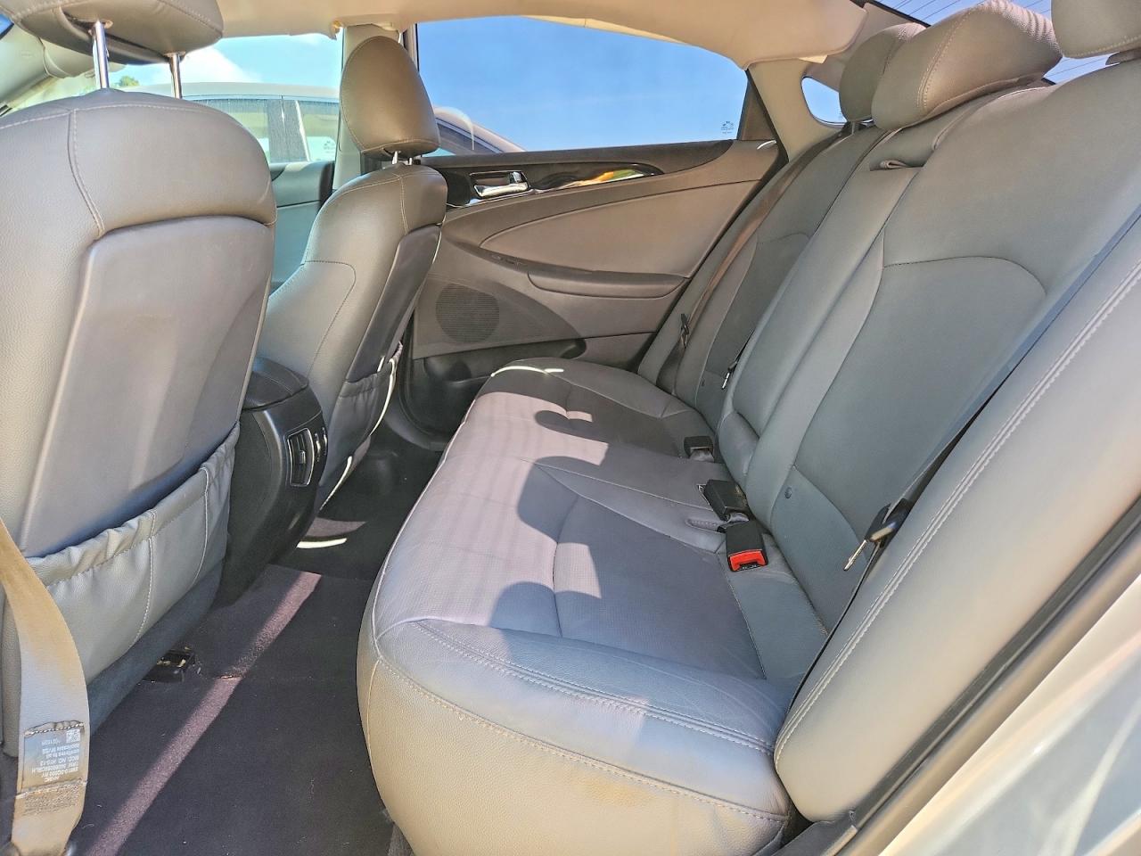 2012 Hyundai Sonata Limited Silver vin: 5NPEC4AC3CH364305