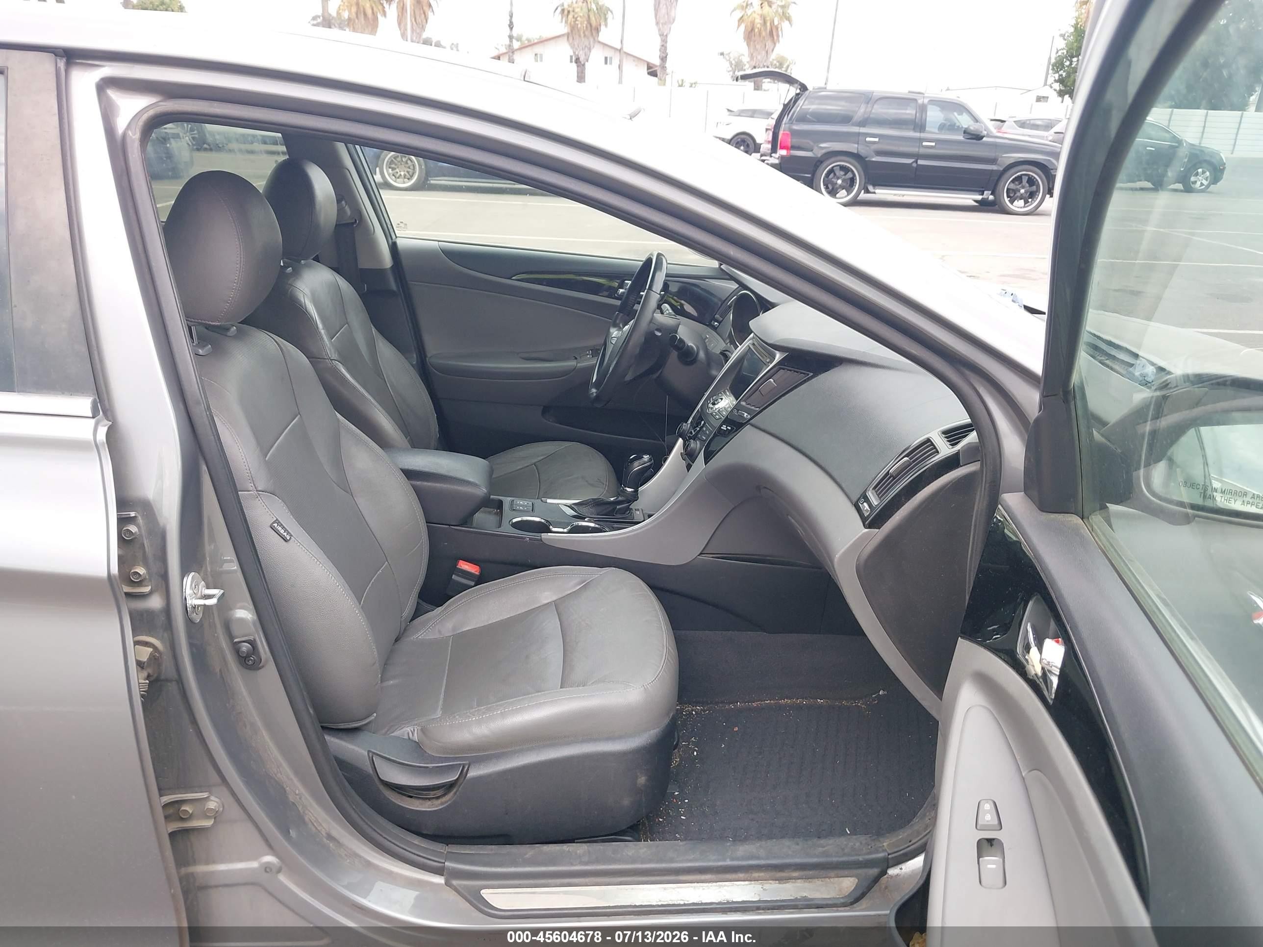2013 Hyundai Sonata Limited Silver vin: 5NPEC4AC3DH549827