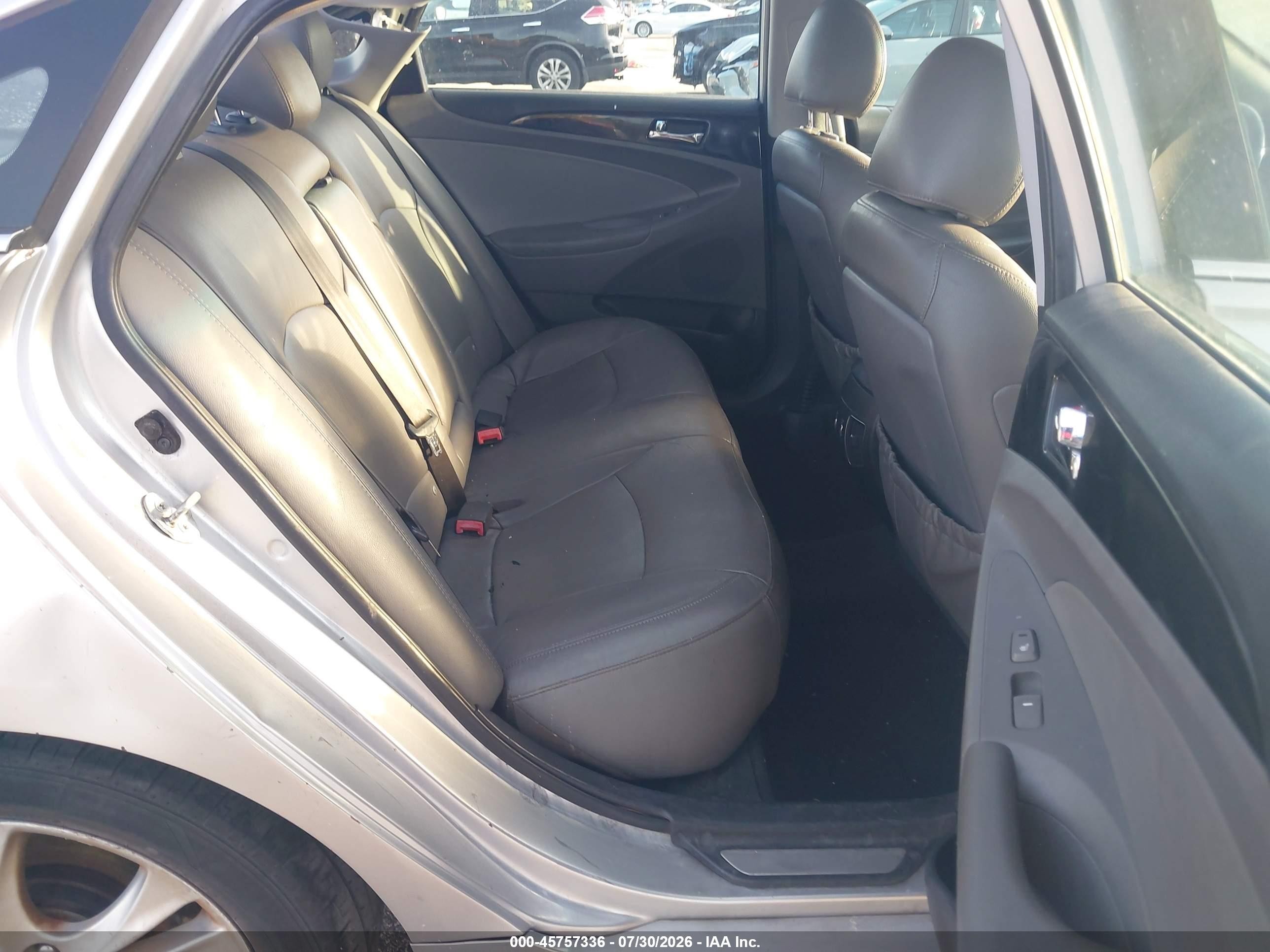 2013 Hyundai Sonata Limited Silver vin: 5NPEC4AC3DH612120