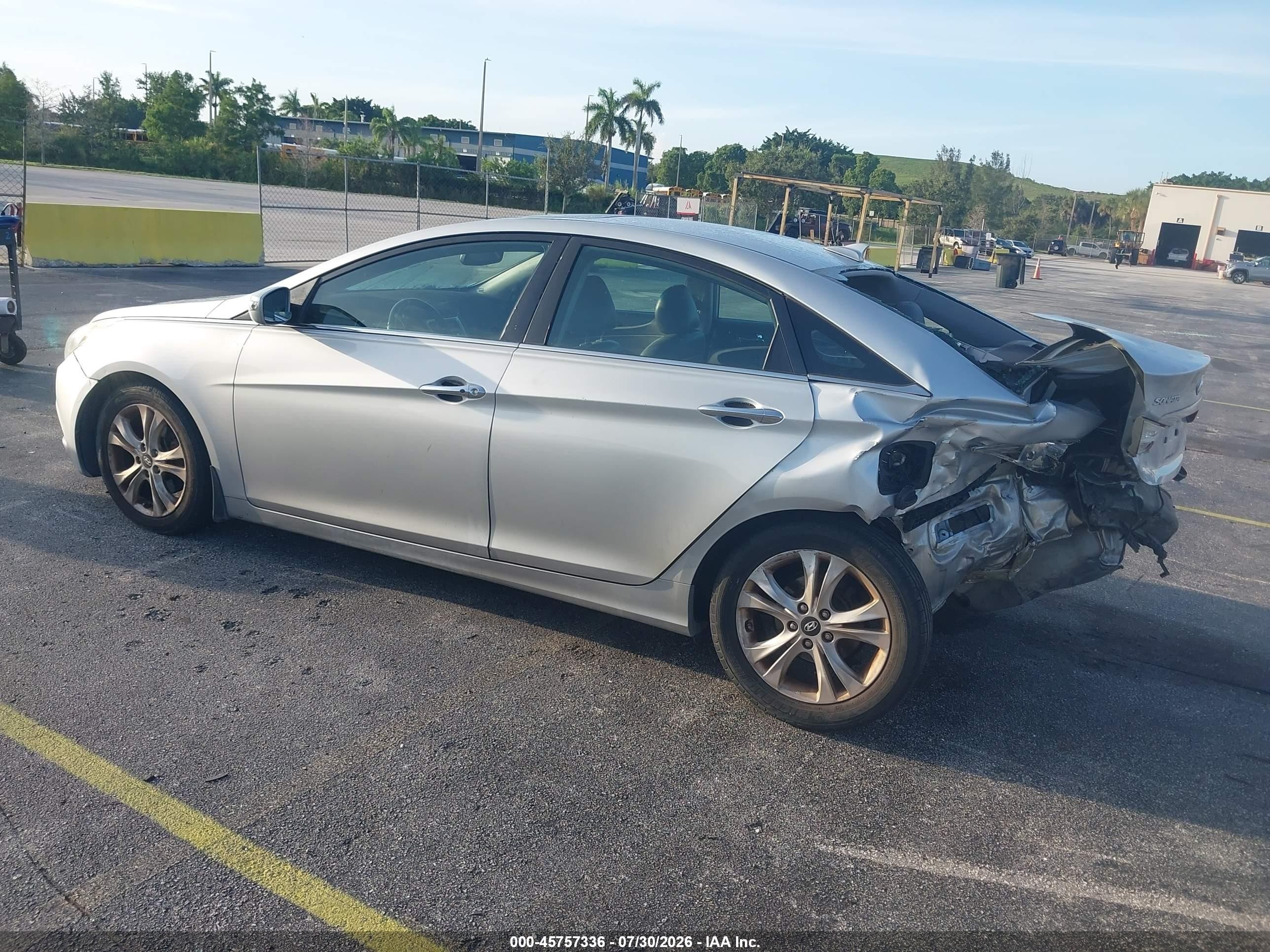 2013 Hyundai Sonata Limited Silver vin: 5NPEC4AC3DH612120