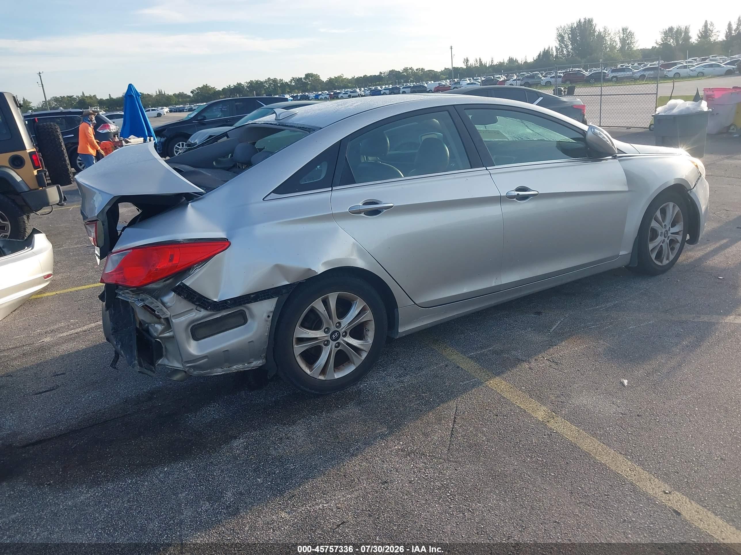 2013 Hyundai Sonata Limited Silver vin: 5NPEC4AC3DH612120