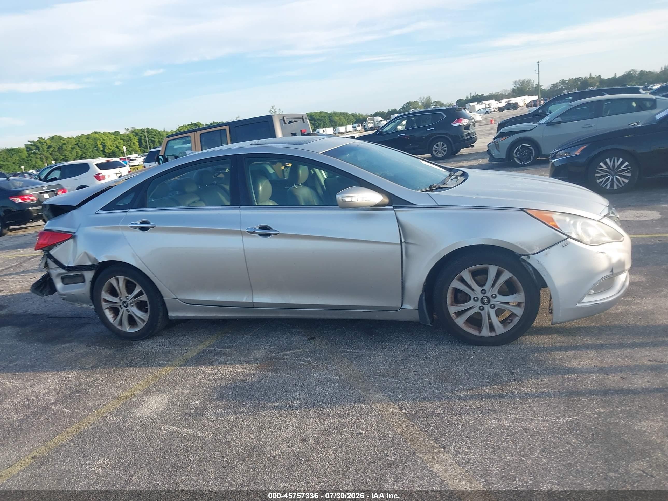 2013 Hyundai Sonata Limited Silver vin: 5NPEC4AC3DH612120