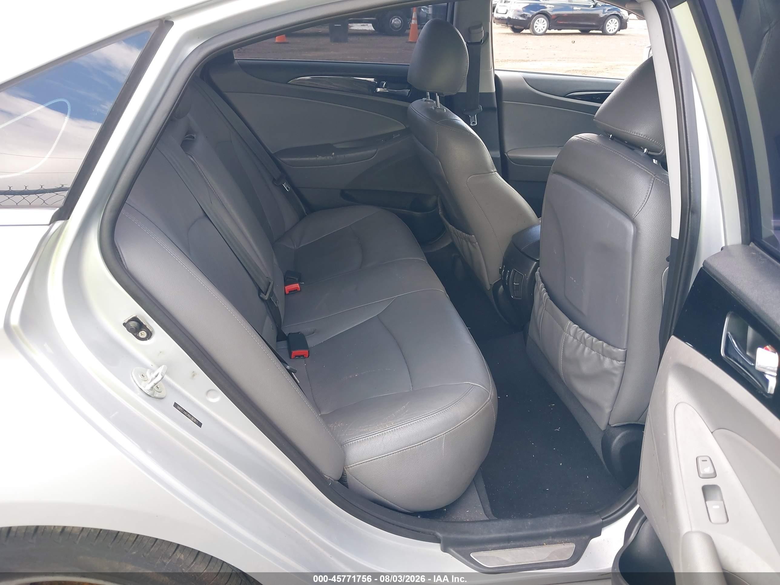 2011 Hyundai Sonata Limited Silver vin: 5NPEC4AC4BH303611