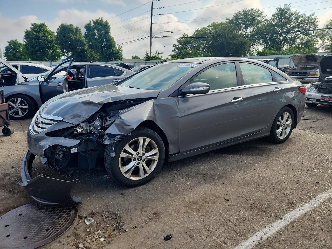 2013 Hyundai Sonata Limited Silver vin: 5NPEC4AC4DH686064