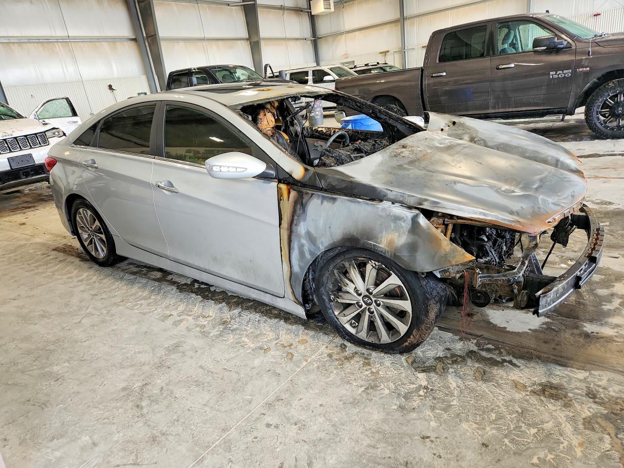 2014 Hyundai Sonata Limited Серебряный vin: 5NPEC4AC4EH839446