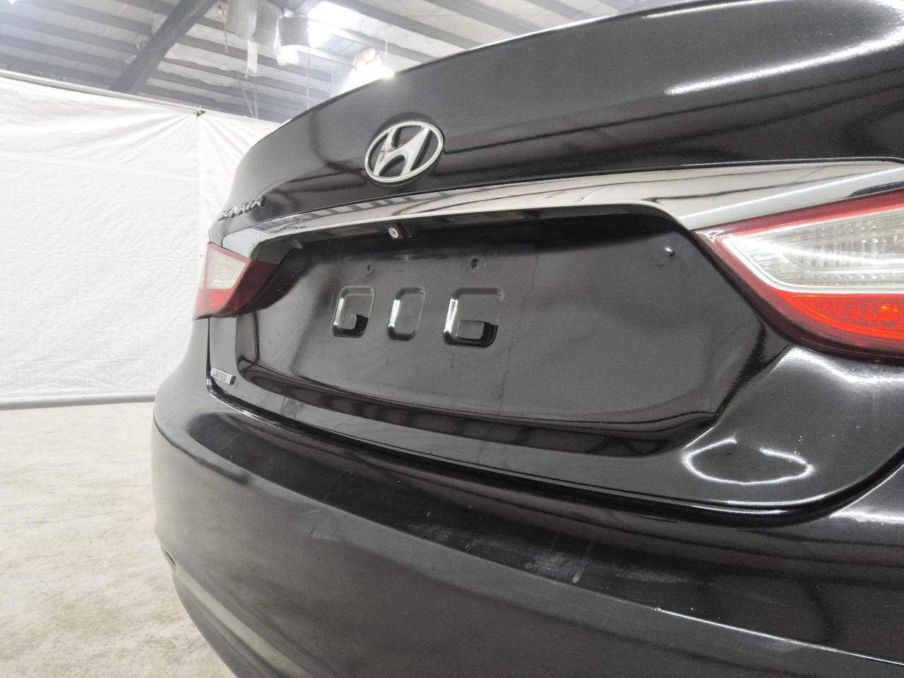 2011 Hyundai Sonata Limited Black vin: 5NPEC4AC5BH039072 Damage: Deck Lid, Chipped, 4